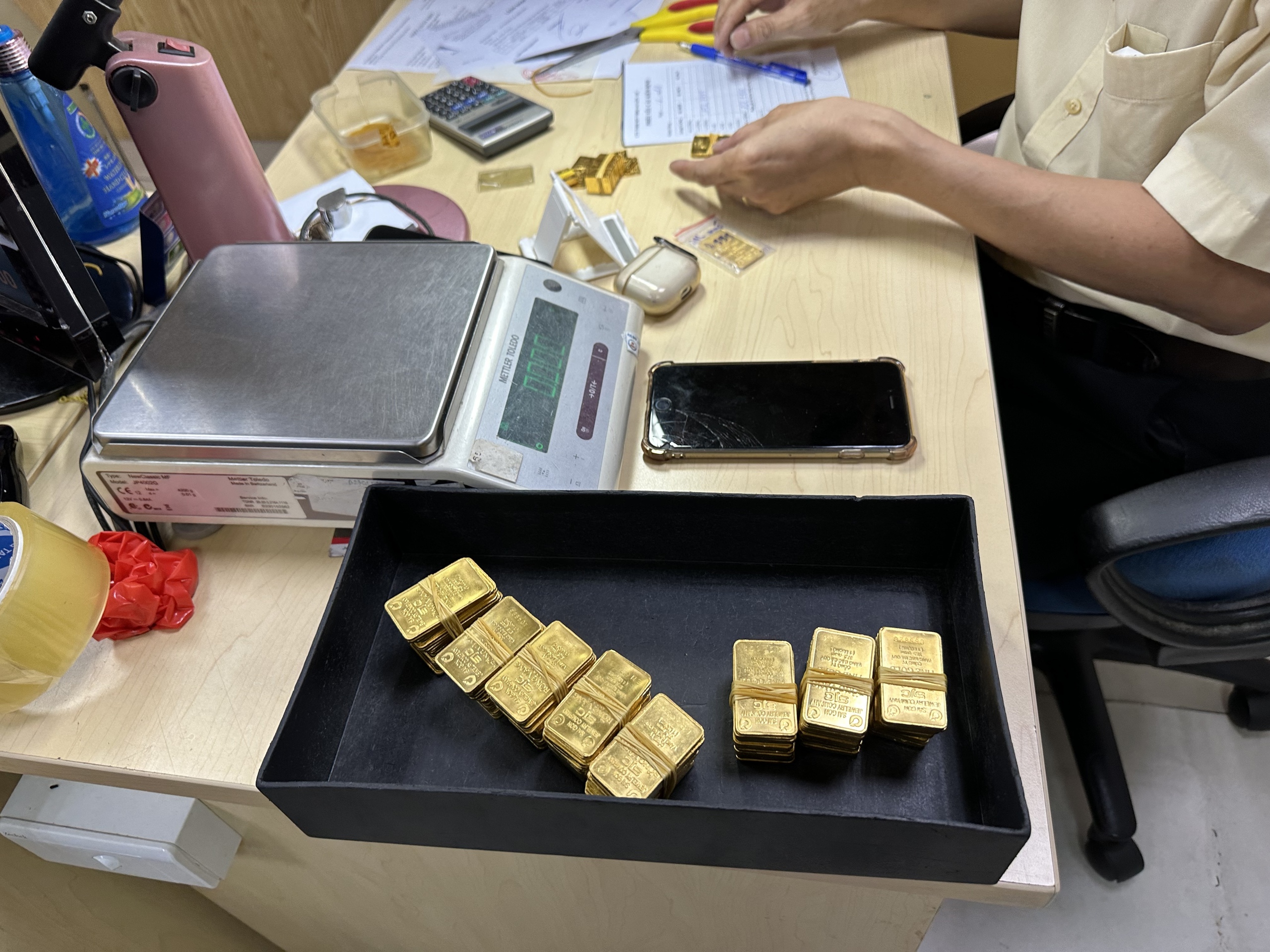 Giá vàng hôm nay 9.3.2026: Giảm mạnh đầu tuần- Ảnh 1.