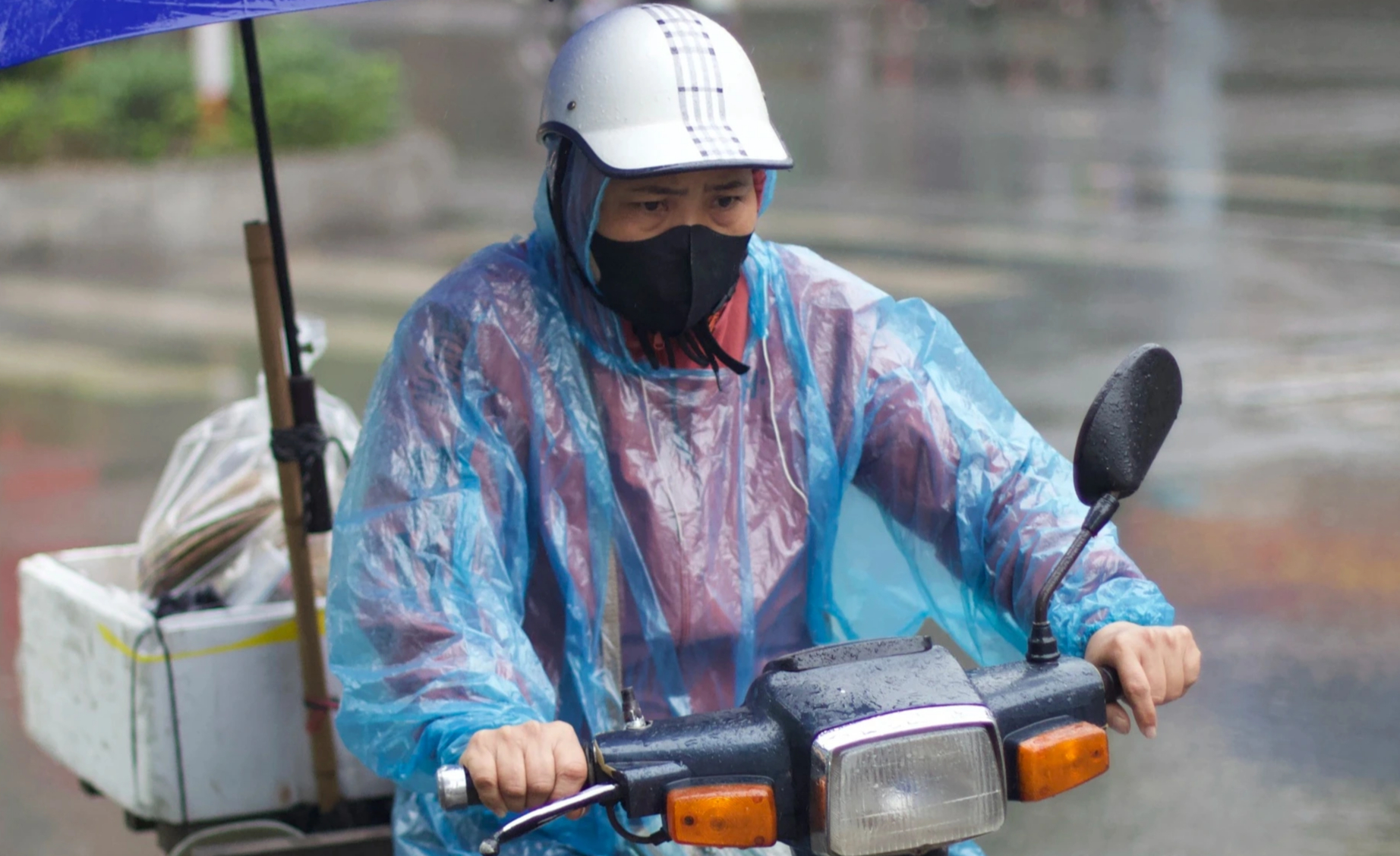 Không khí lạnh khiến thời tiết miền Bắc chuyển rét, 6 tỉnh miền Trung mưa giông- Ảnh 1. Không khí lạnh khiến thời tiết miền Bắc chuyển rét, 6 tỉnh miền Trung mưa giông- Ảnh 1.