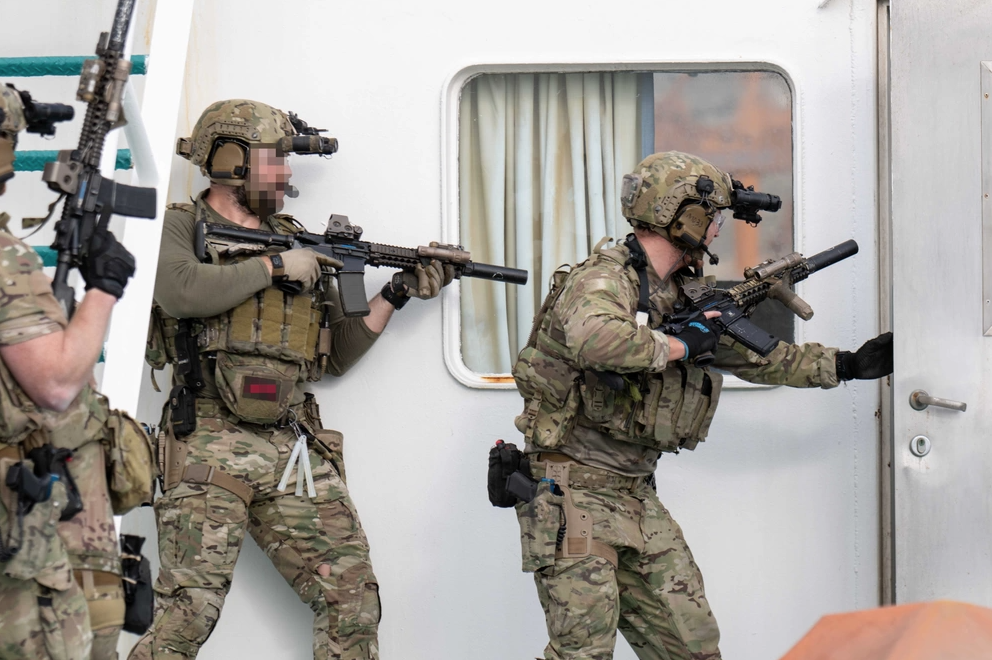 Khả năng đặc nhiệm Mỹ thu giữ uranium tại Iran: Tình hình gia tăng căng thẳng 2026 - Ảnh 1.