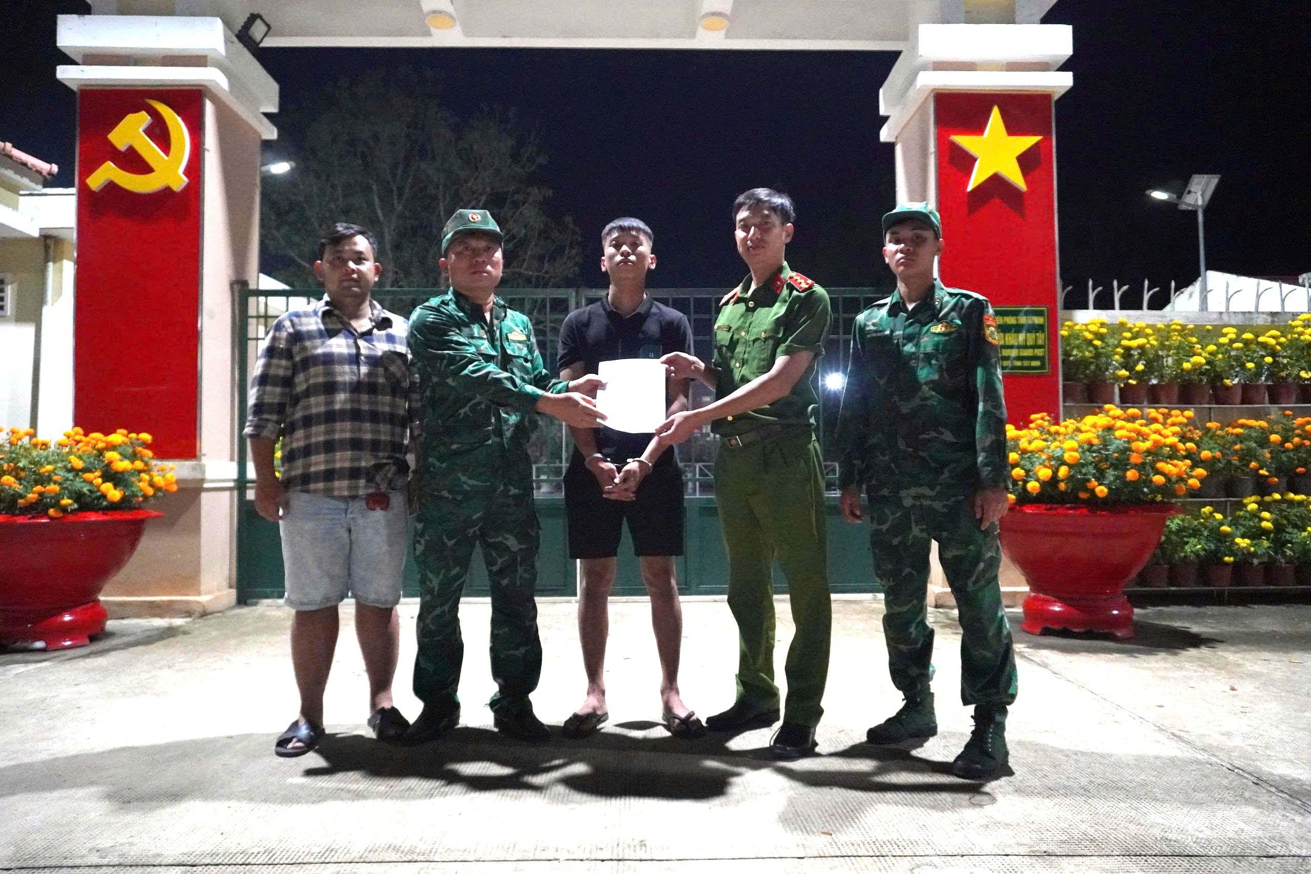 Hành trình truy bắt kẻ sát nhân trốn trong Casino của Biên phòng Tây Ninh - Ảnh 2.