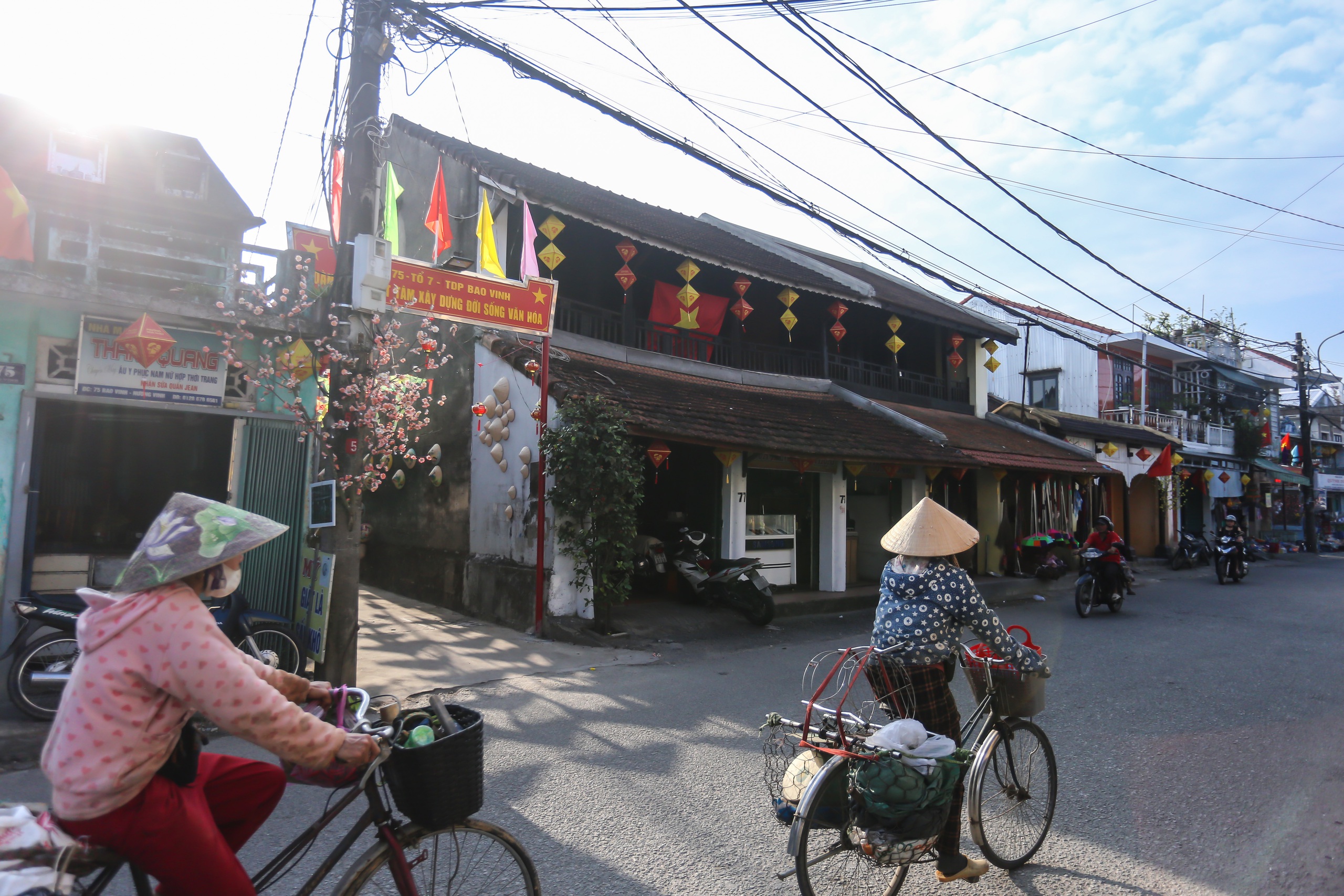 - Ảnh 10. - Ảnh 10.