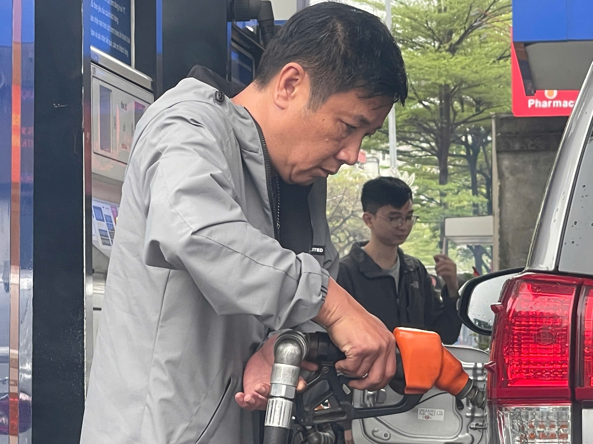 Bộ Công an phối hợp kiểm tra ngăn chặn 'găm hàng' chờ tăng giá xăng dầu- Ảnh 1. Bộ Công an phối hợp kiểm tra ngăn chặn 'găm hàng' chờ tăng giá xăng dầu- Ảnh 1.