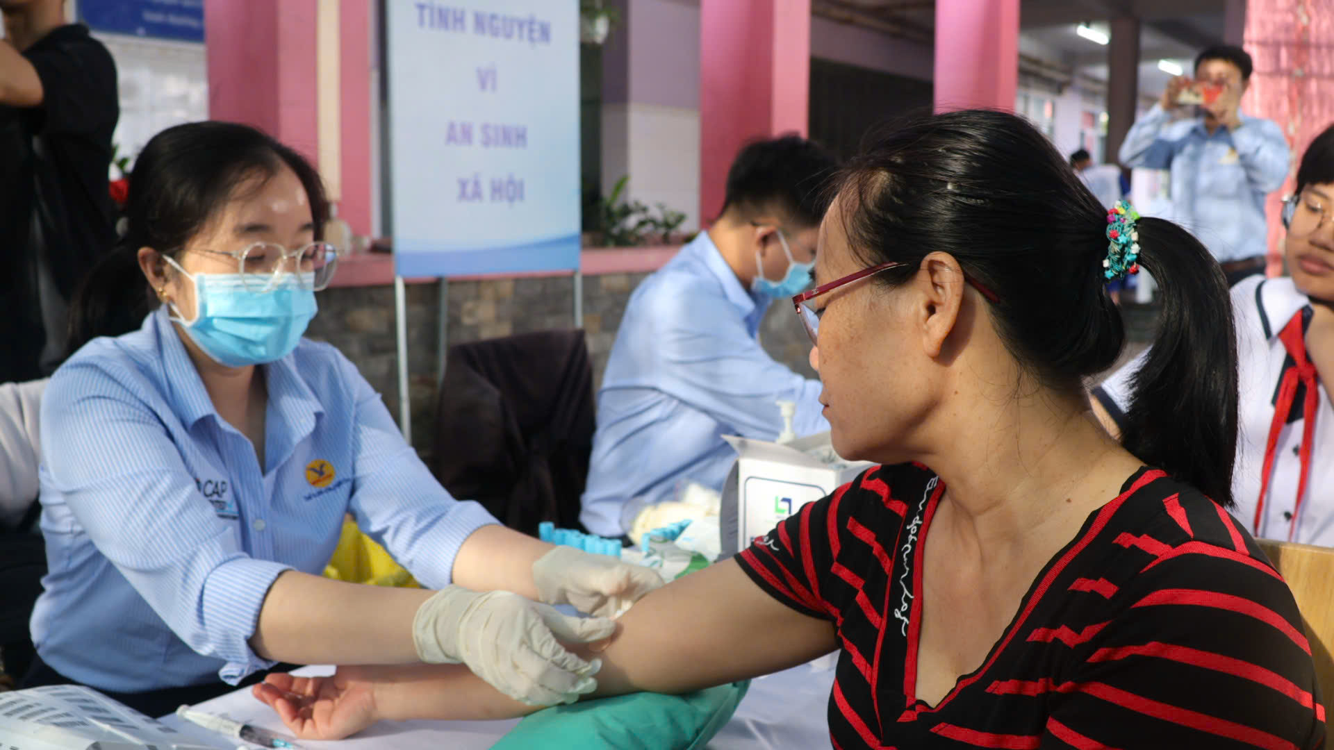 Th&aacute;ng thanh ni&ecirc;n: Chia sẻ những kh&oacute; khăn với thanh ni&ecirc;n c&ocirc;ng nh&acirc;n - Ảnh 2.