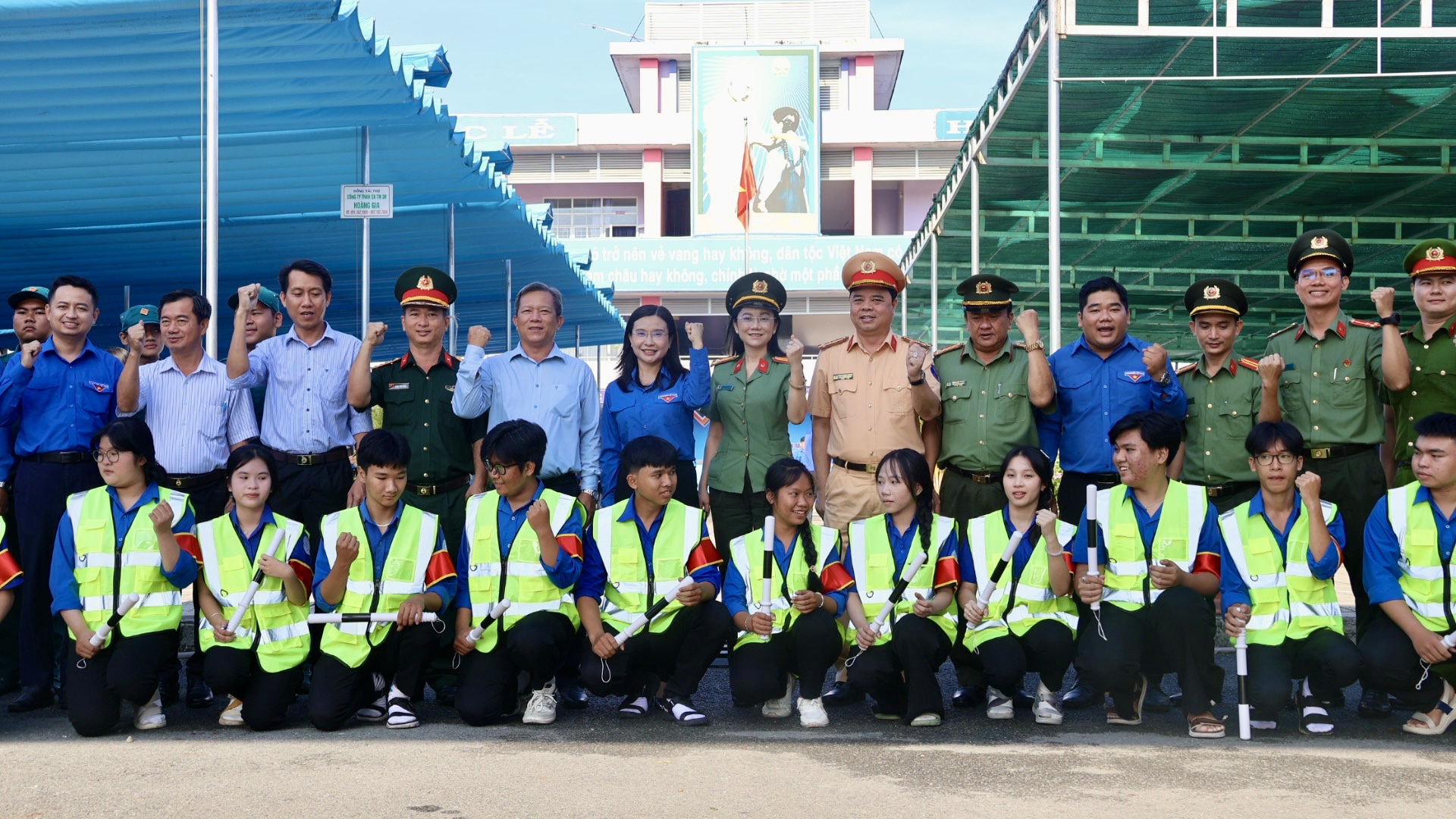 Th&aacute;ng thanh ni&ecirc;n: Chia sẻ những kh&oacute; khăn với thanh ni&ecirc;n c&ocirc;ng nh&acirc;n - Ảnh 3.