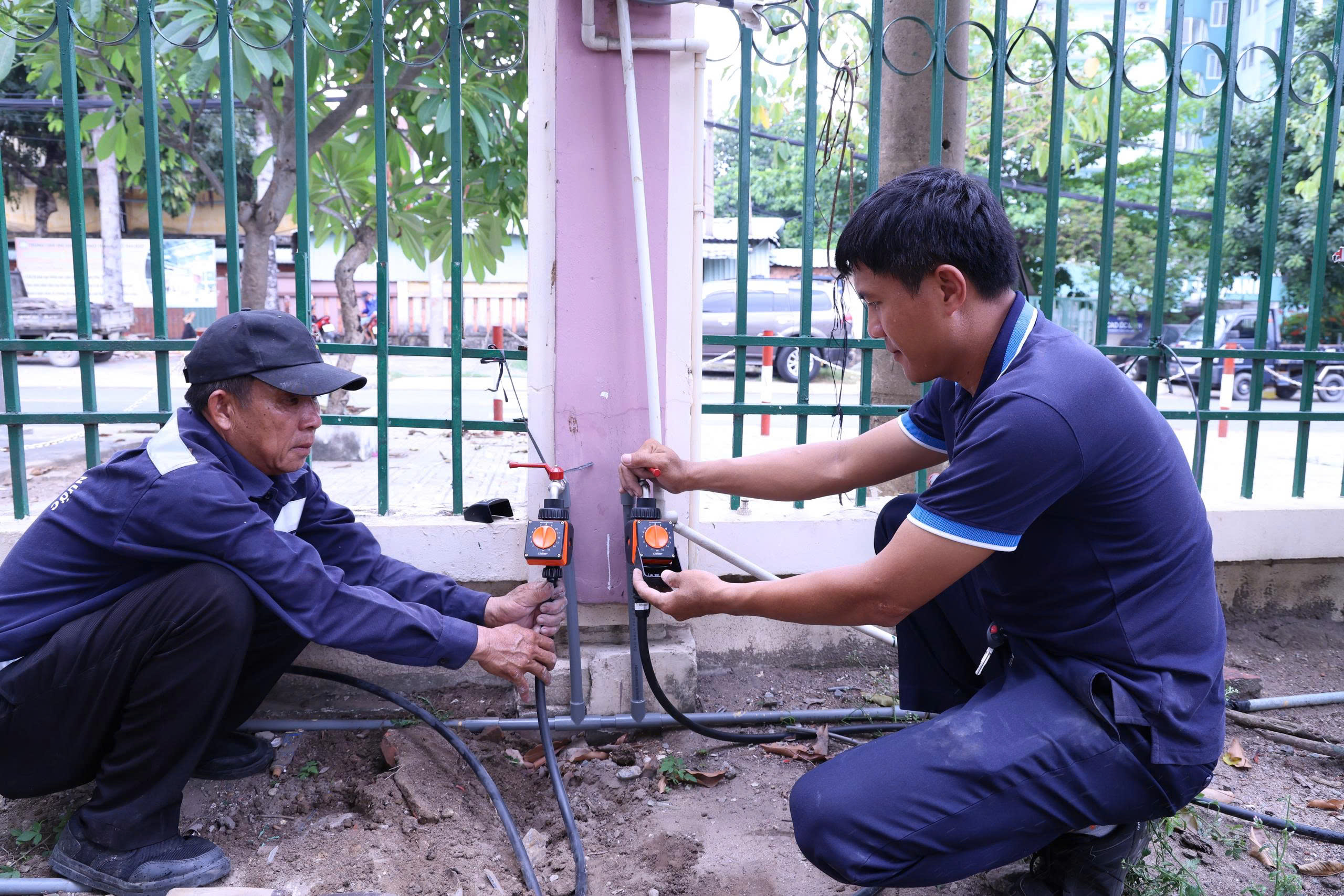 SAWACO lắp trụ nước uống miễn phí tại Đài tưởng niệm sau kiến nghị của cử tri - Ảnh 2.