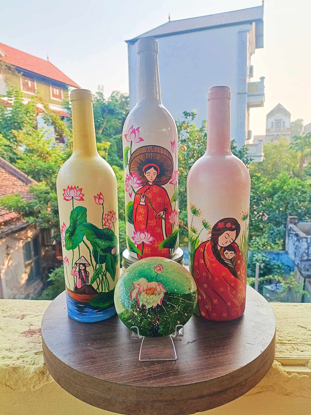 Nghệ thuật từ rác: Thầy giáo Hà Nội biến chai thủy tinh thành tác phẩm độc đáo - Ảnh 2.