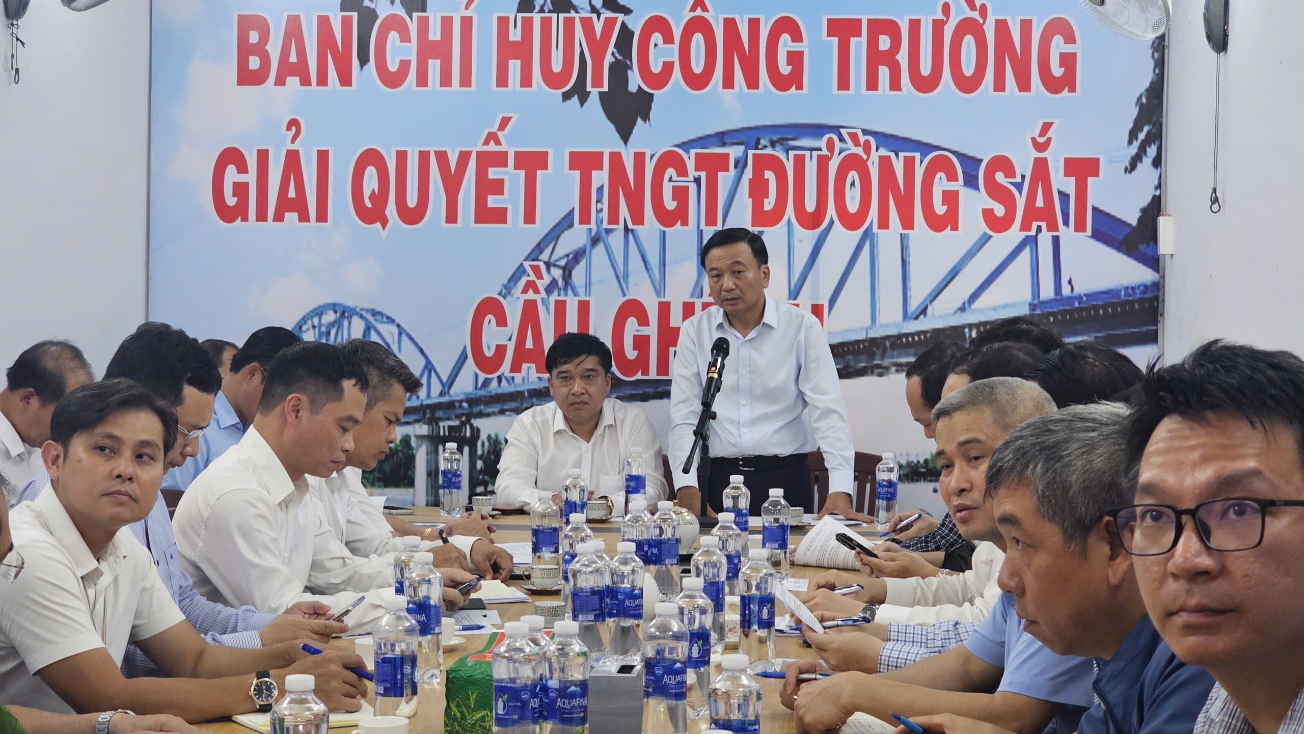 Cầu Ghềnh sẽ được gia cố để lưu thông tạm từ 12.3 - Ảnh 3.