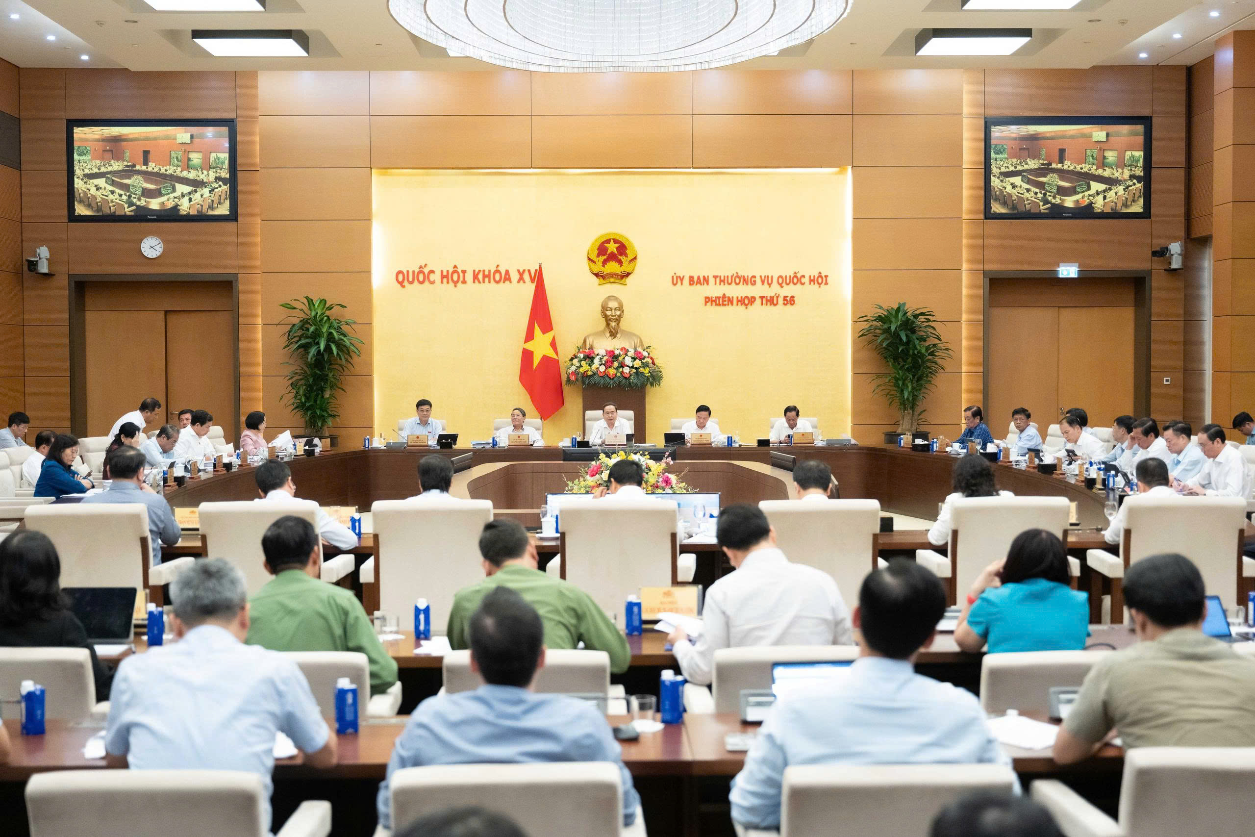 Người d&acirc;n ấn tượng với Thủ tướng đ&atilde; 'rất lăn lộn, b&aacute;m s&aacute;t thực tiễn'- Ảnh 2.