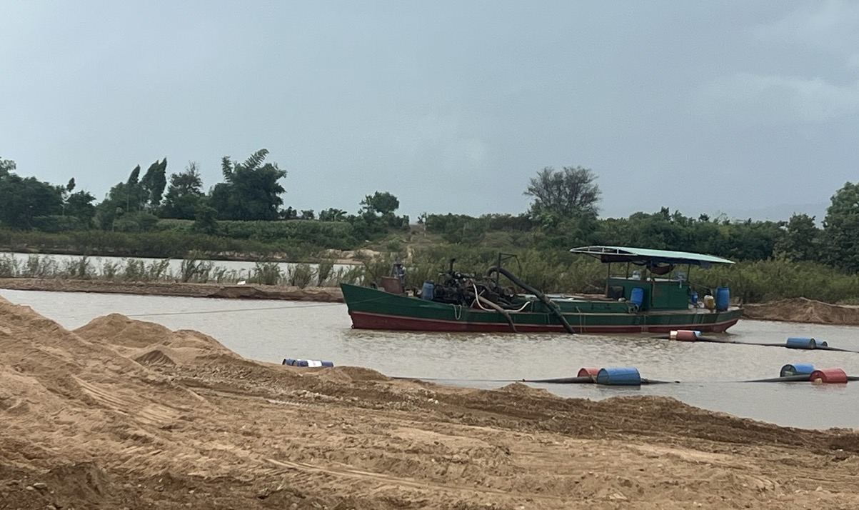 Giá cát xây dựng Tây nguyên tăng mạnh trong năm 2026 do nguồn cung khan hiếm - Ảnh 1.