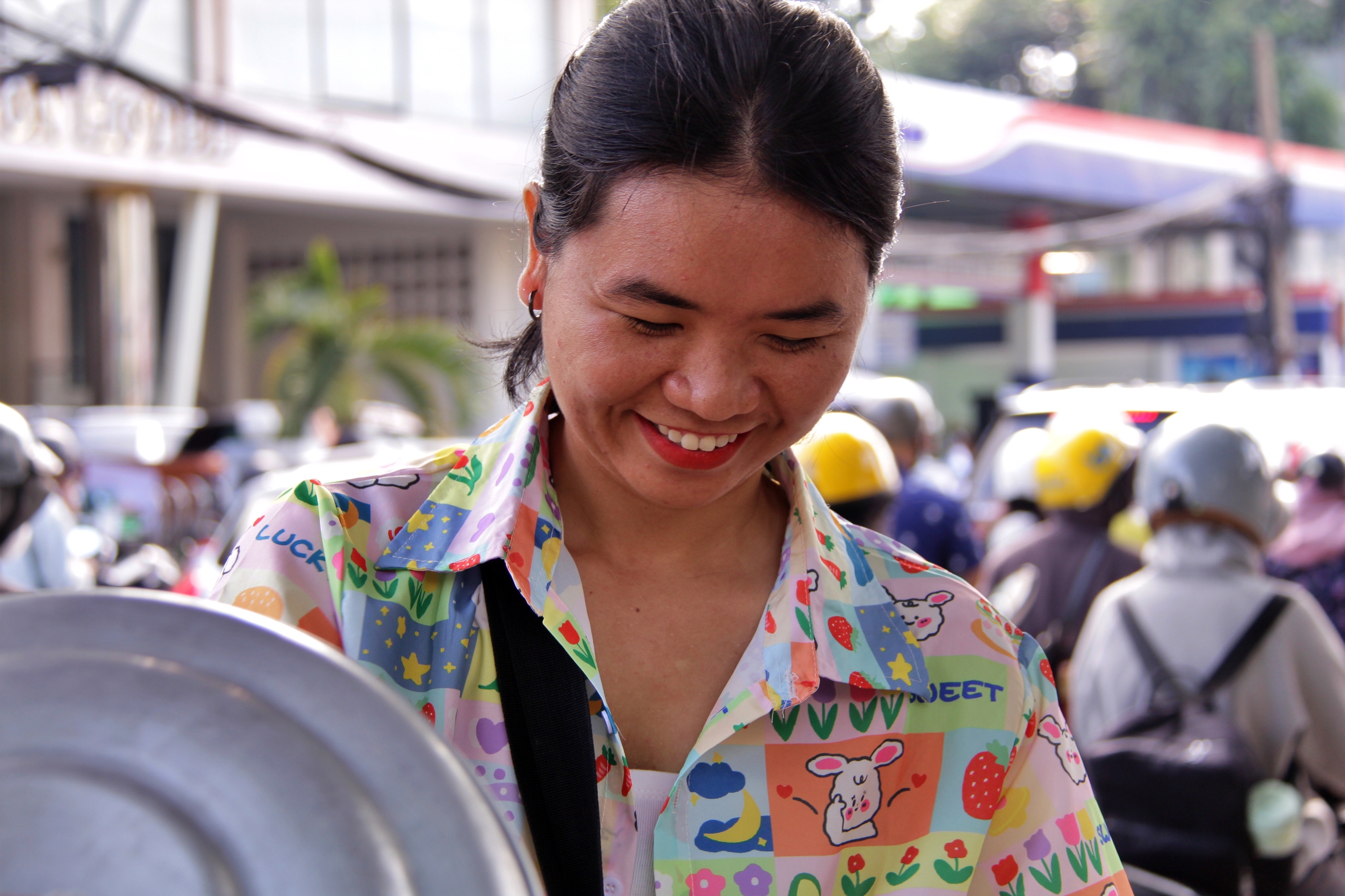 Bỏ việc văn ph&ograve;ng đi b&aacute;n b&aacute;nh đ&uacute;c: C&ocirc; g&aacute;i nhận 'mức l&atilde;i' kh&ocirc;ng chỉ c&oacute; tiền&hellip; - Ảnh 2.