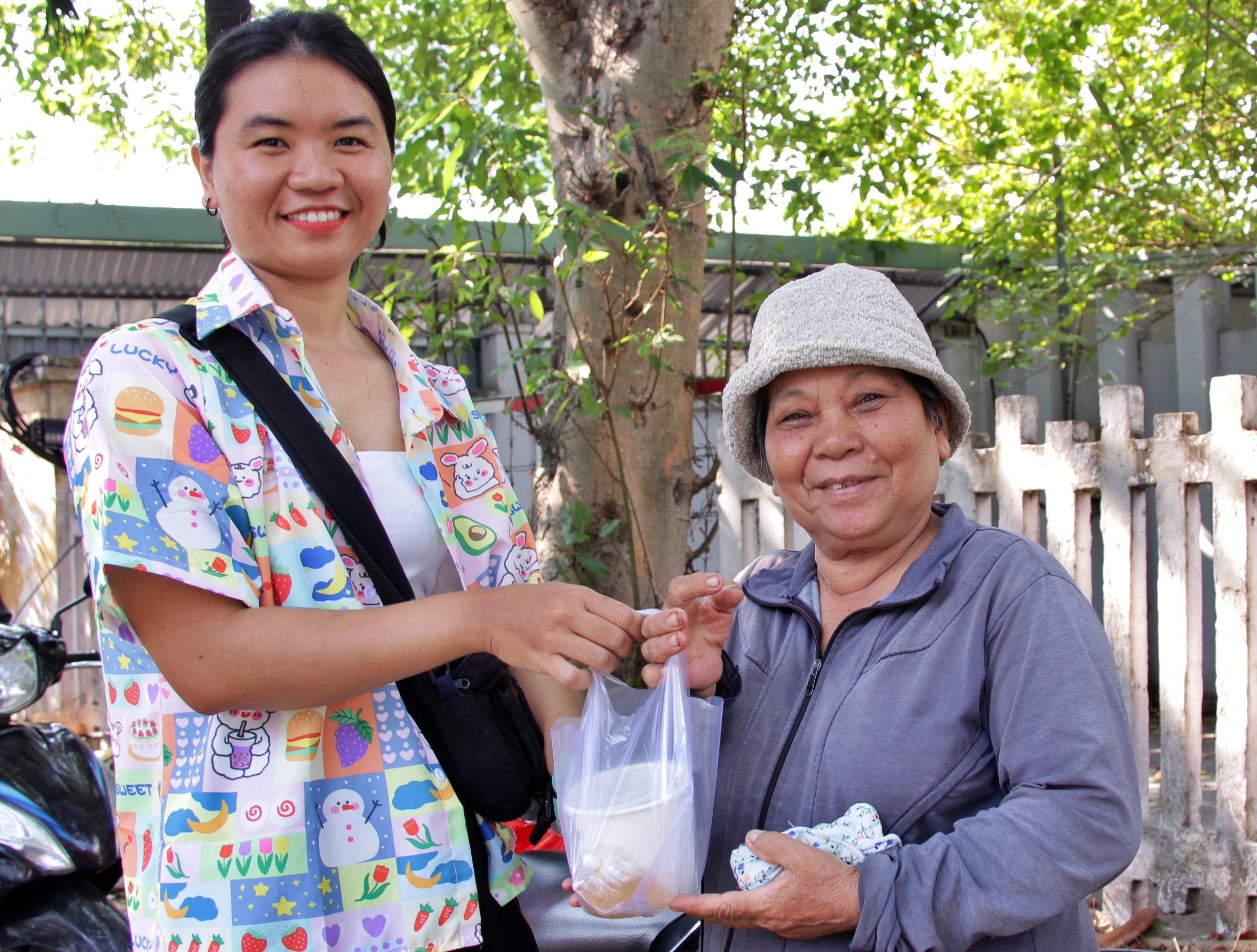 Bỏ việc văn ph&ograve;ng đi b&aacute;n b&aacute;nh đ&uacute;c: C&ocirc; g&aacute;i nhận 'mức l&atilde;i' kh&ocirc;ng chỉ c&oacute; tiền&hellip; - Ảnh 5.