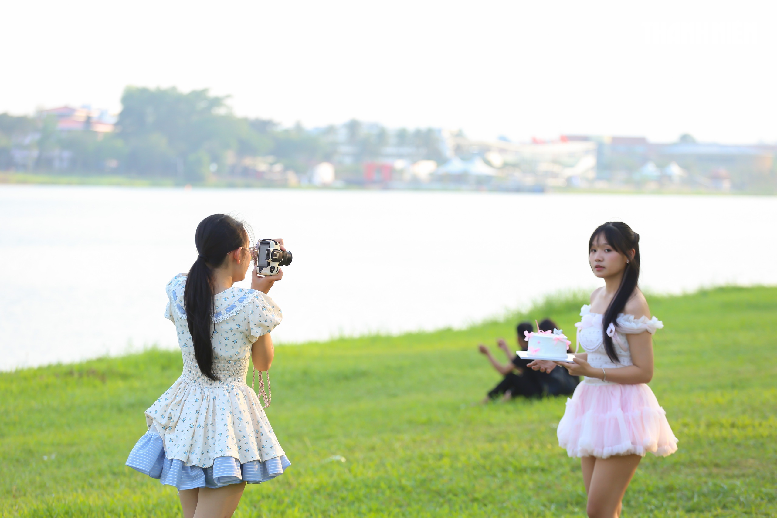 Tọa độ picnic v&agrave; check-in b&ecirc;n bờ s&ocirc;ng Hương đang g&acirc;y sốt - Ảnh 9.