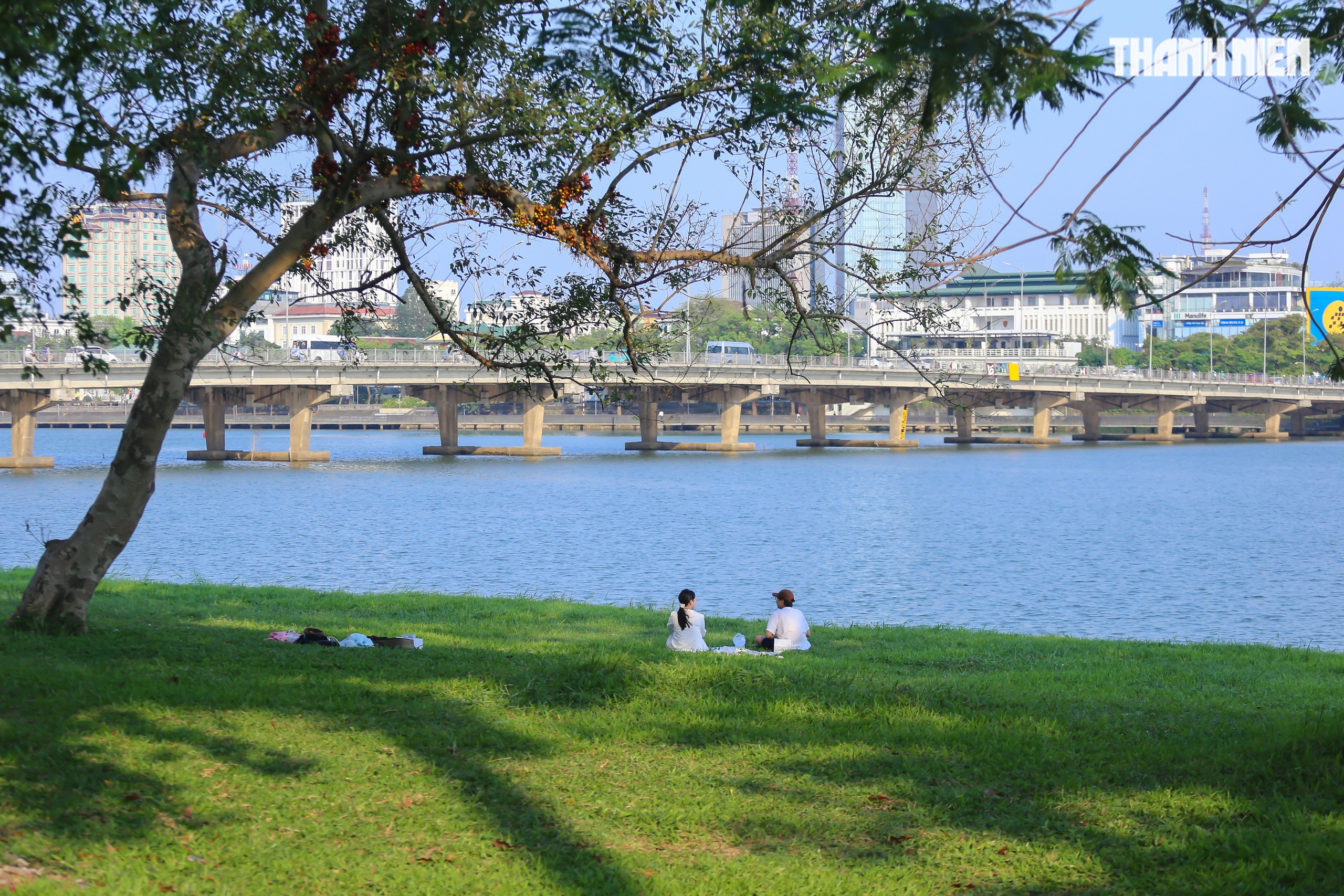 Tọa độ picnic v&agrave; check-in b&ecirc;n bờ s&ocirc;ng Hương đang g&acirc;y sốt - Ảnh 10.