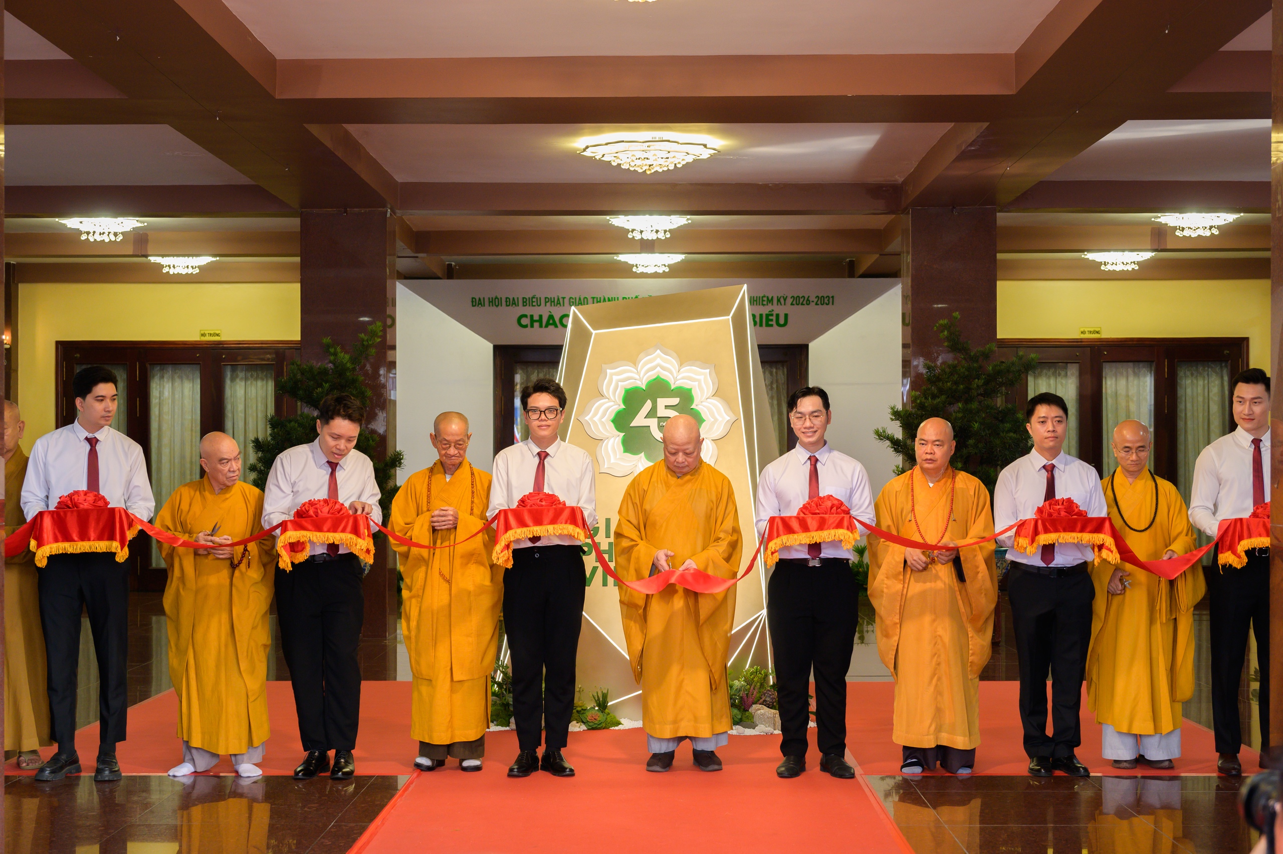 Đại l&atilde;o h&ograve;a thượng Th&iacute;ch Tr&iacute; Quảng dự khai mạc triển l&atilde;m 45 năm Gi&aacute;o hội Phật gi&aacute;o Việt Nam - Ảnh 3.