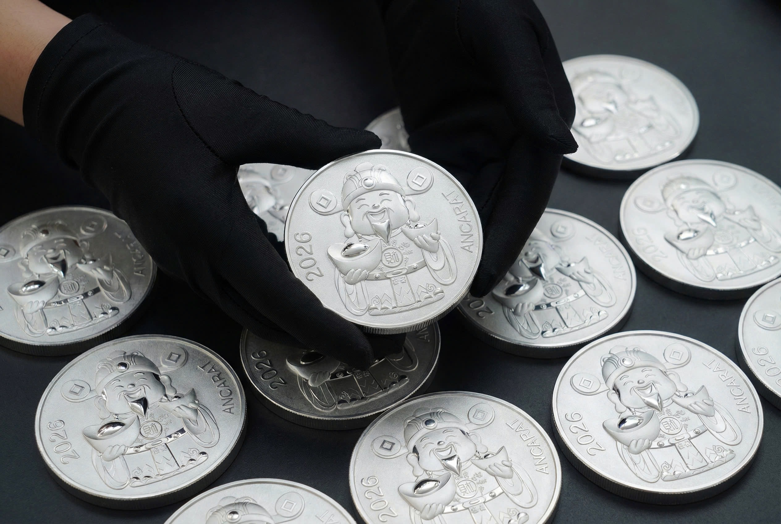 Giá vàng, giá bạc tăng mạnh ngày đầu tháng 4- Ảnh 2.