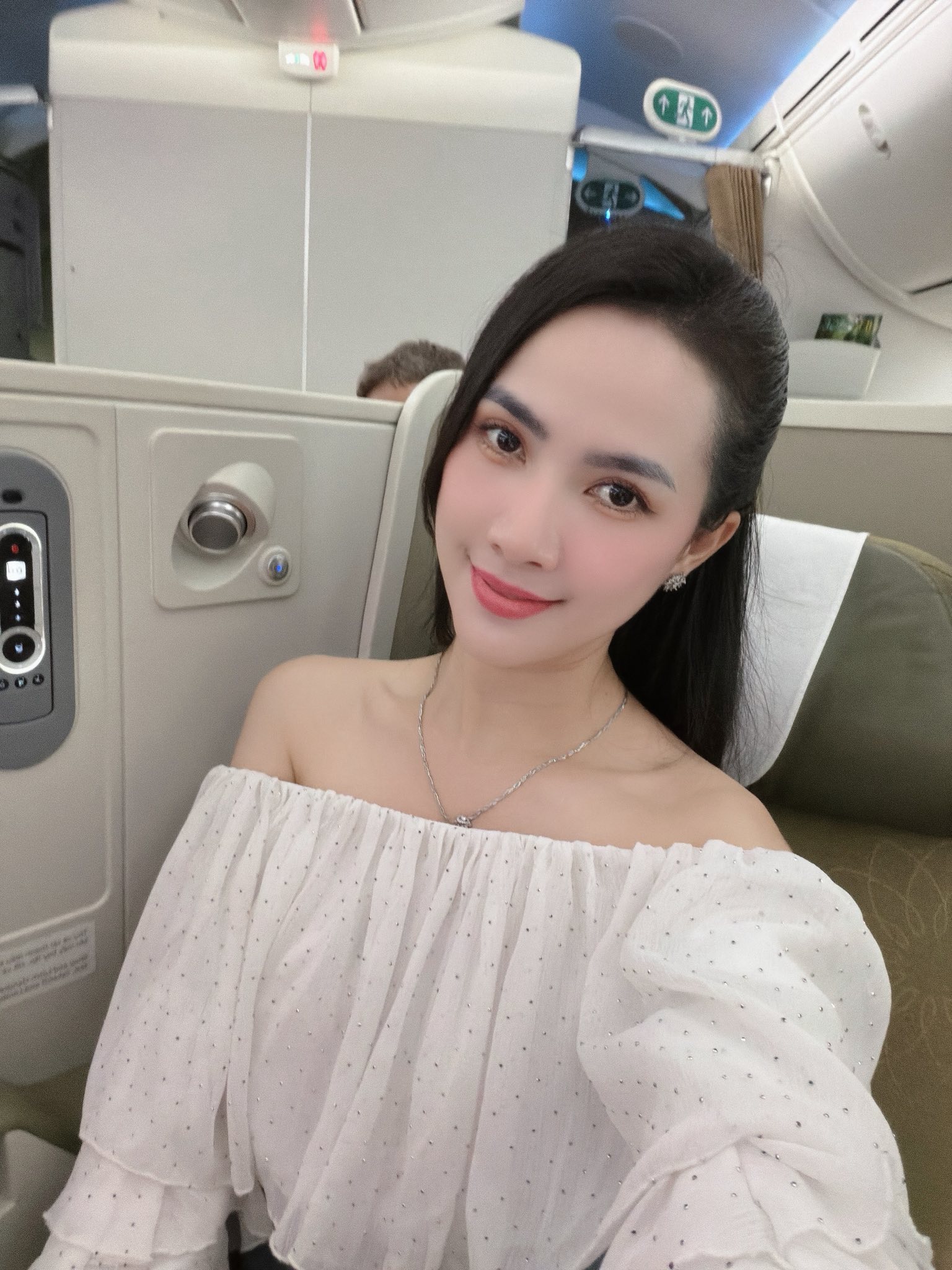 Phan Thị Mơ l&agrave;m ph&oacute; chủ tịch CLB doanh nghiệp, k&iacute;n tiếng chuyện đời tư ở tuổi 36- Ảnh 8.