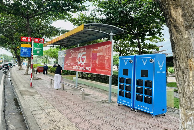 TP.HCM đặt 'deadline' 20 ngày nữa sẽ có 3.000 tủ đổi pin xe điện - Ảnh 1.