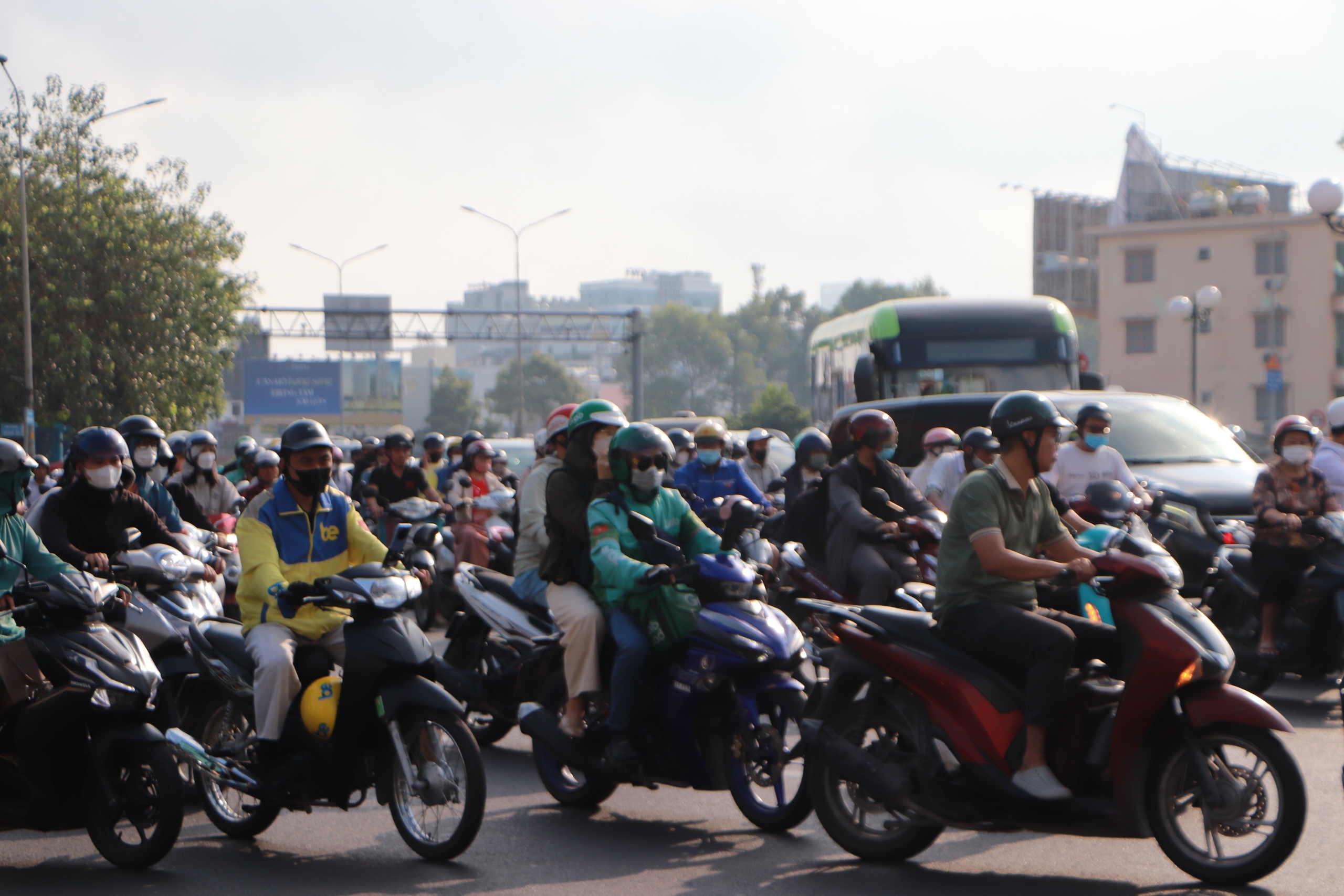 Người giữ k&yacute; ức th&aacute;p đồng hồ v&ograve;ng xoay Điện Bi&ecirc;n Phủ: &lsquo;Dẹp đi th&igrave; thấy thiếu, - Ảnh 1.