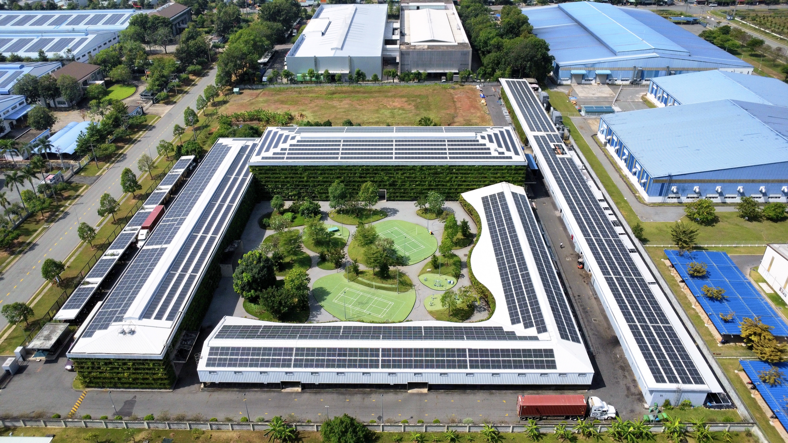 Bán điện cho hàng xóm vẫn khó- Ảnh 1.