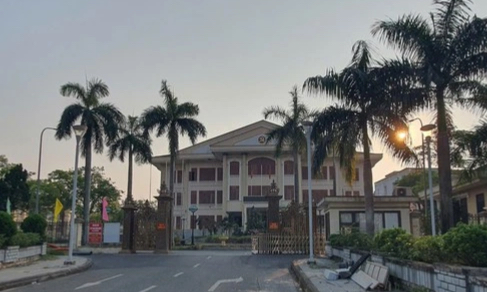 'Kh&ocirc;ng phải đưa ngược c&aacute;n bộ l&agrave;m việc ở bắc Quảng Trị v&agrave;o lại nam Quảng Trị'- Ảnh 2.