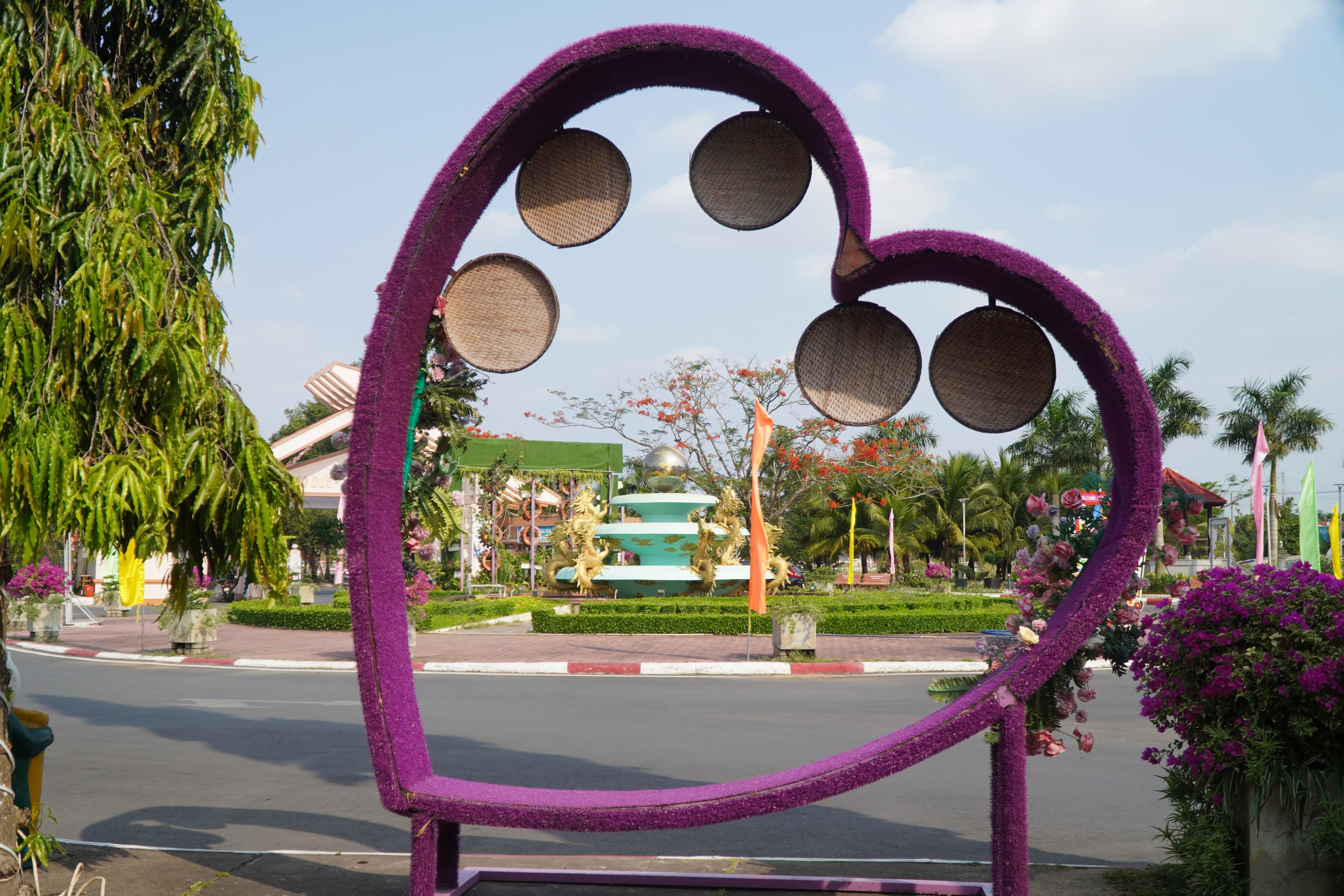 Trường ĐH có công trình đạt kỷ lục Việt Nam, nơi diễn ra tư vấn mùa thi - Ảnh 8.