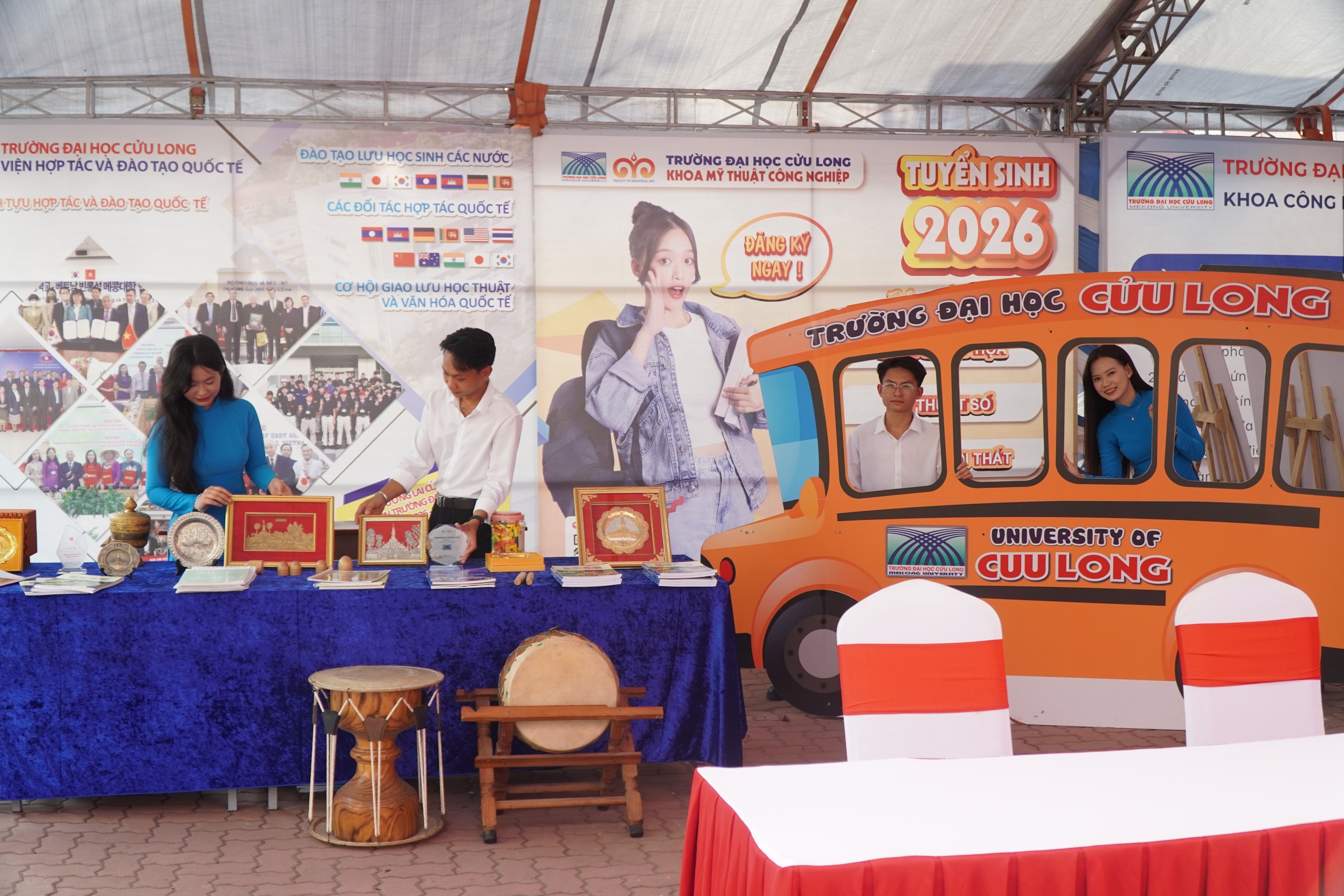 Trường ĐH có công trình đạt kỷ lục Việt Nam, nơi diễn ra tư vấn mùa thi - Ảnh 12.