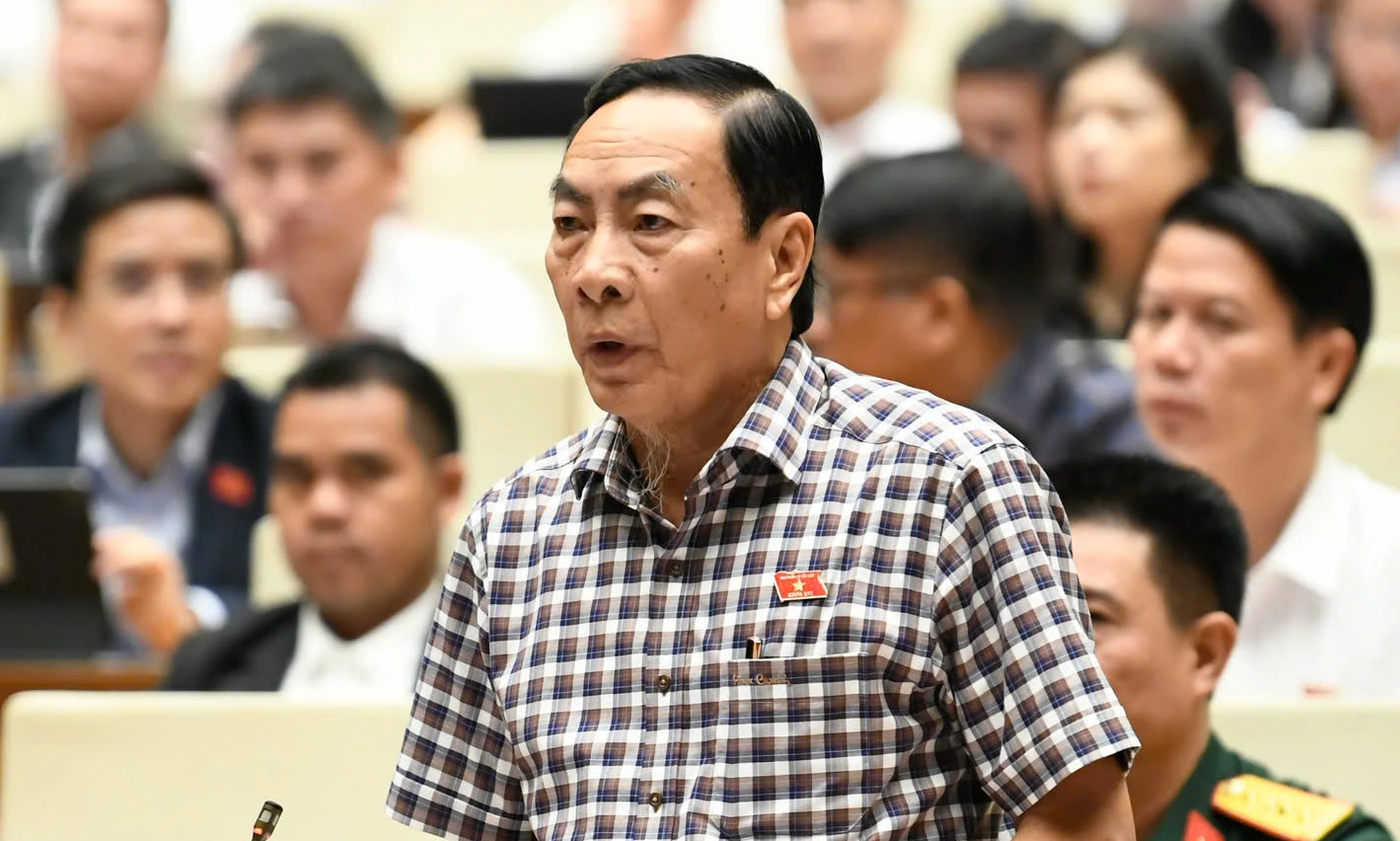 Đại biểu Quốc hội lo 'tát nước theo mưa' khi xăng dầu tăng giá- Ảnh 2. Đại biểu Quốc hội lo 'tát nước theo mưa' khi xăng dầu tăng giá- Ảnh 2.