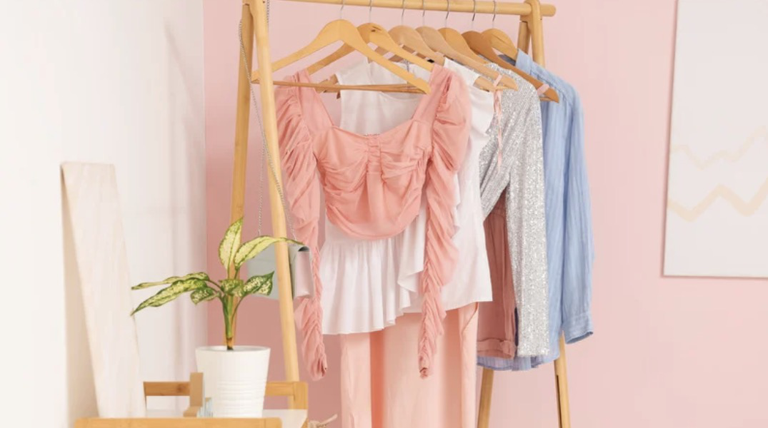 Bí quyết chọn trang phục để 'hạ nhiệt' cơ thể trong ngày nắng nóng- Ảnh 1. Bí quyết chọn trang phục để 'hạ nhiệt' cơ thể trong ngày nắng nóng- Ảnh 1.