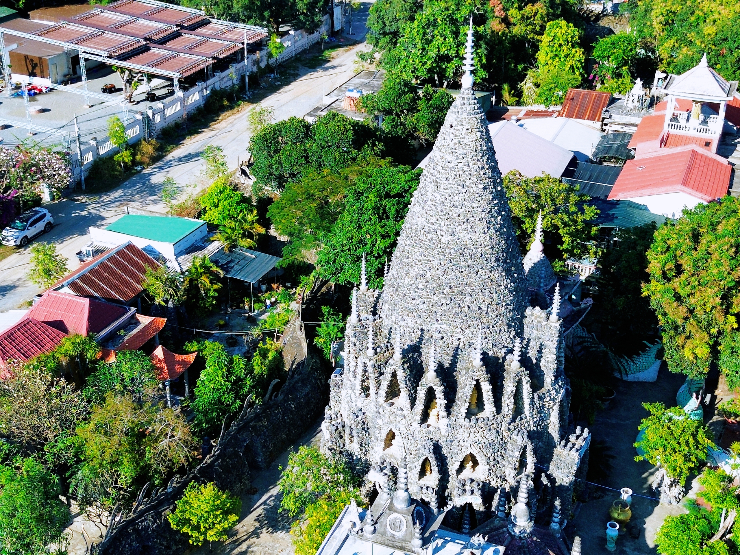 Khám phá chùa Từ Vân, kiệt tác từ san hô và vỏ ốc- Ảnh 3. Khám phá chùa Từ Vân, kiệt tác từ san hô và vỏ ốc- Ảnh 3.