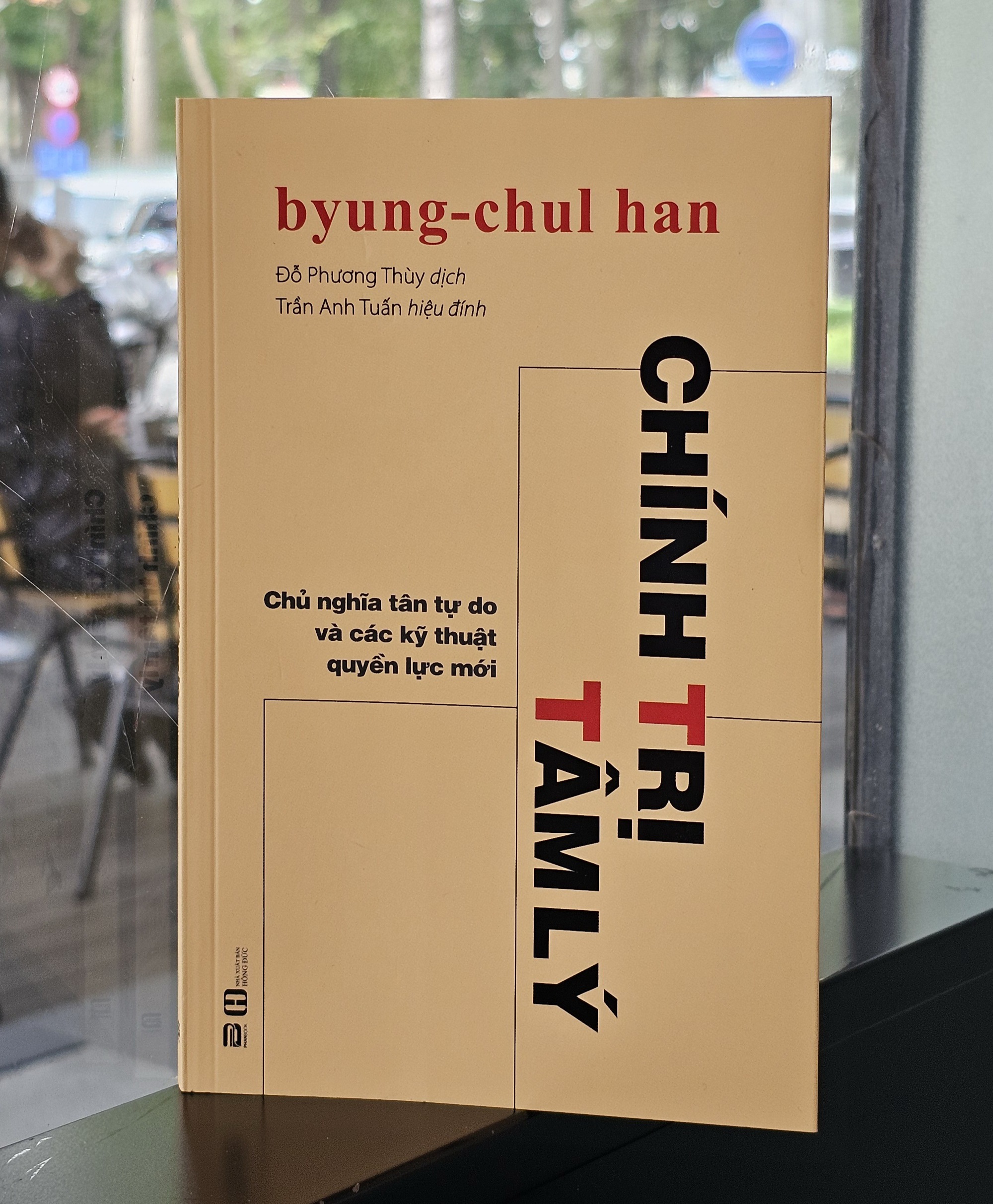 Trong thời đại &lsquo;Chữa l&agrave;nh như l&agrave; giết bỏ&rsquo;- Ảnh 1.