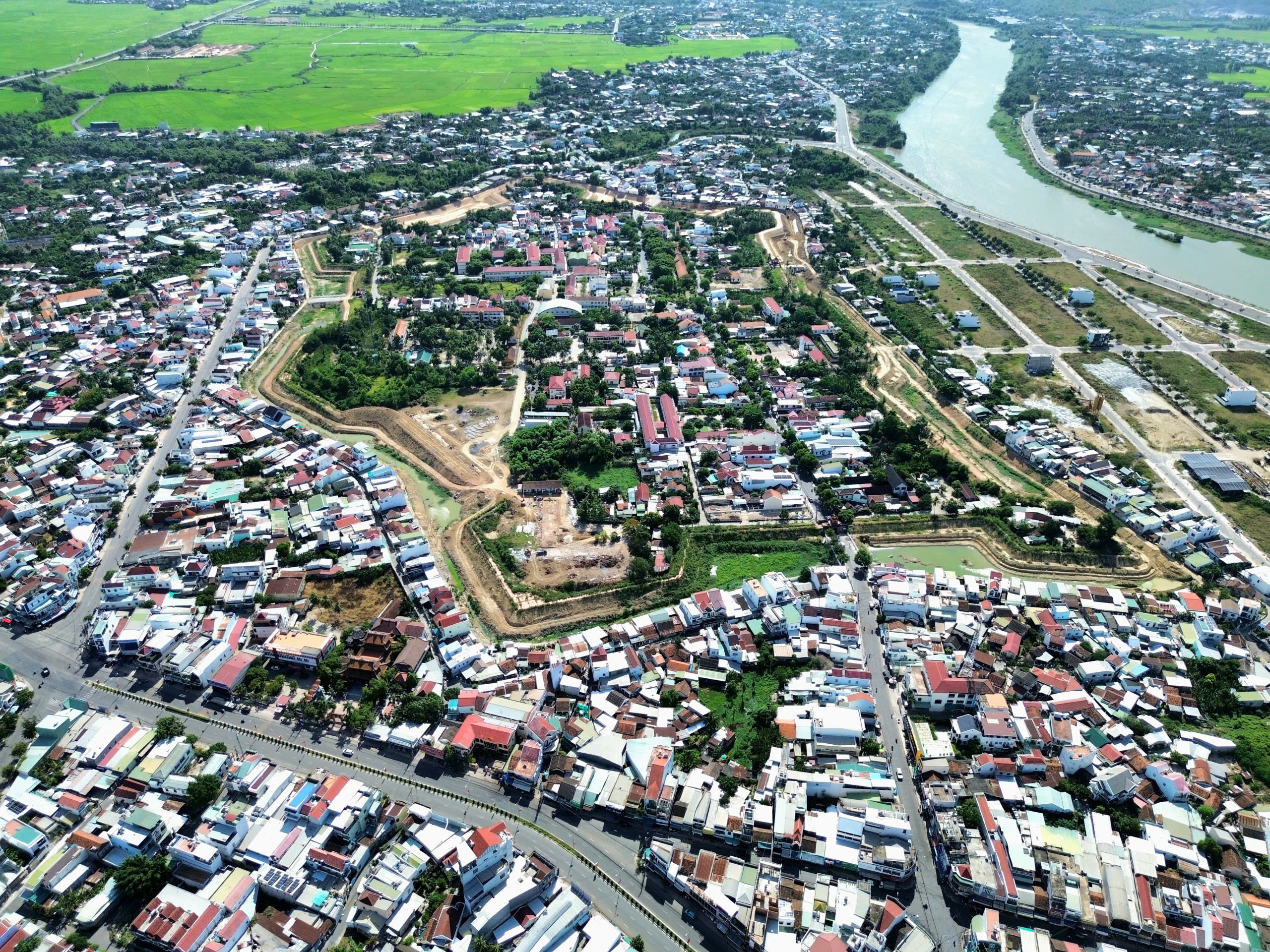 Những xã nào của Khánh Hòa dự kiến lên phường vào năm 2027? - Ảnh 2.