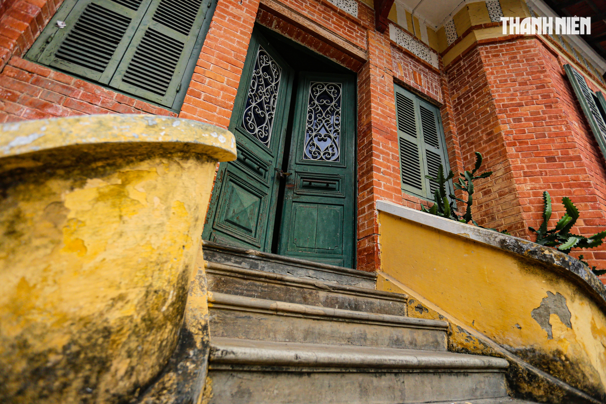 Cận cảnh biệt thự Ph&aacute;p tr&ecirc;n khu 'đất v&agrave;ng' ven s&ocirc;ng Hương trước khi bị th&aacute;o dỡ- Ảnh 4.