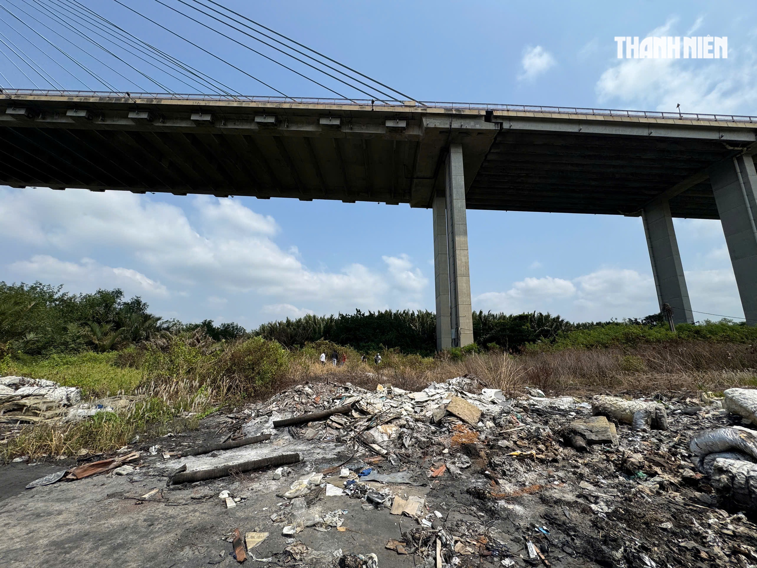 Vụ nam sinh ở TP.HCM mất tích nhiều ngày: Tìm thấy thi thể dưới cầu Phú Mỹ- Ảnh 1.