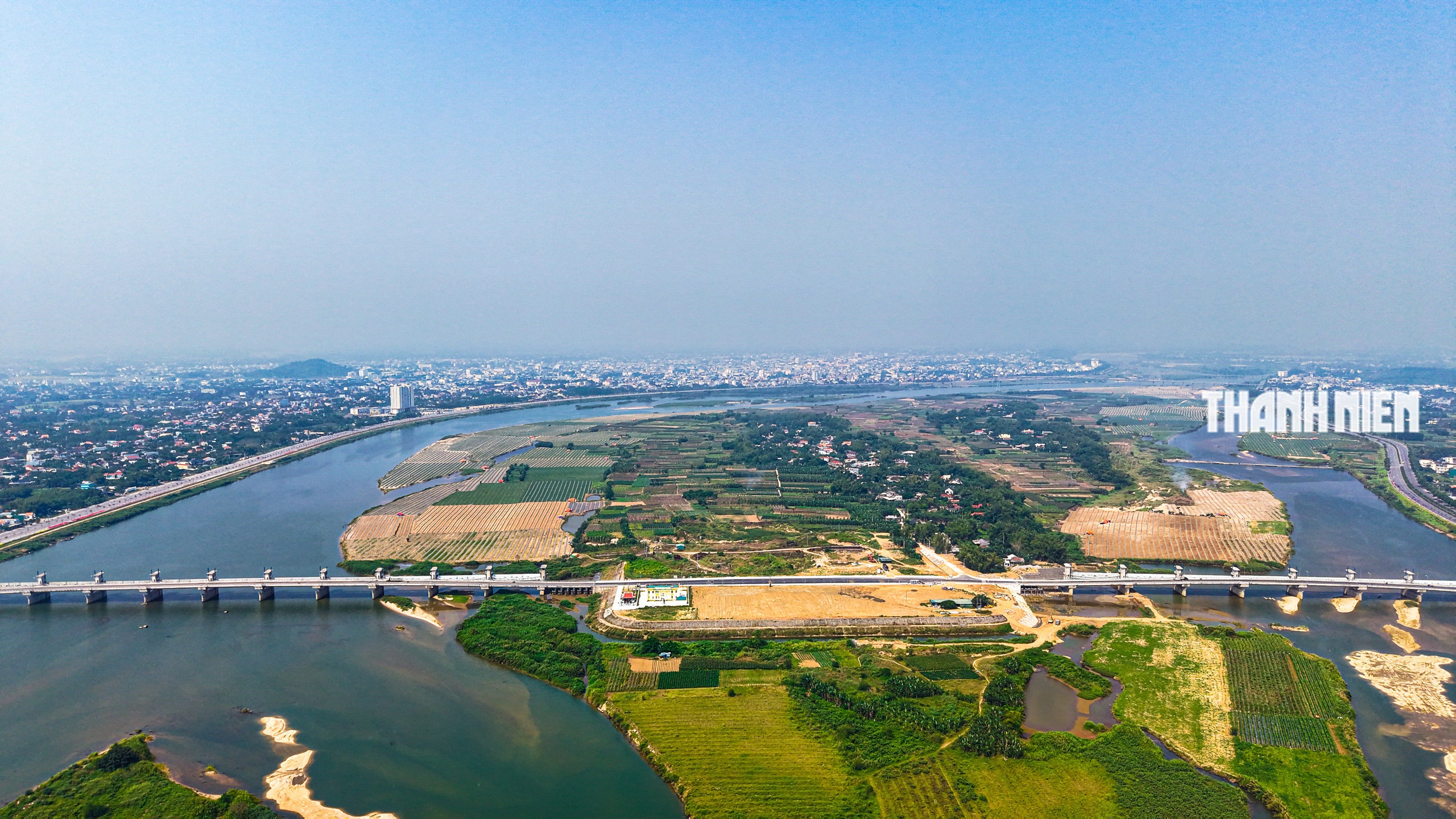 Cận cảnh đập d&acirc;ng hạ lưu s&ocirc;ng Tr&agrave; Kh&uacute;c trước ng&agrave;y vận h&agrave;nh t&iacute;ch nước thử nghiệm- Ảnh 10.