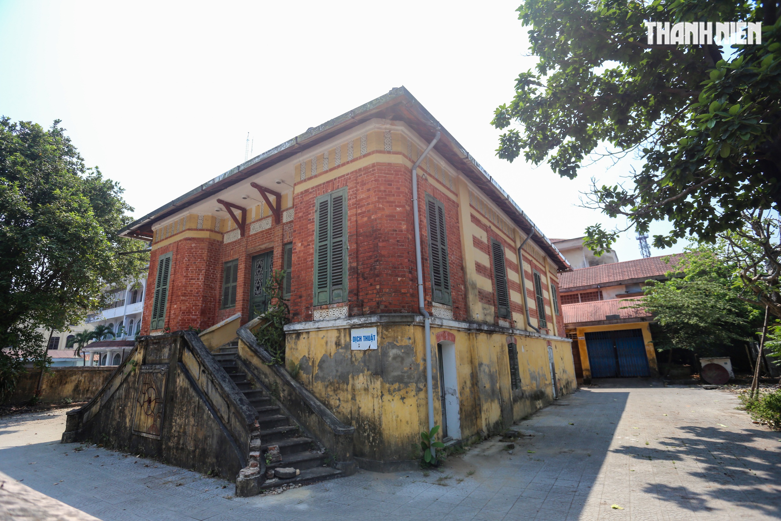 Cận cảnh biệt thự Ph&aacute;p tr&ecirc;n khu 'đất v&agrave;ng' ven s&ocirc;ng Hương trước khi bị th&aacute;o dỡ- Ảnh 12.
