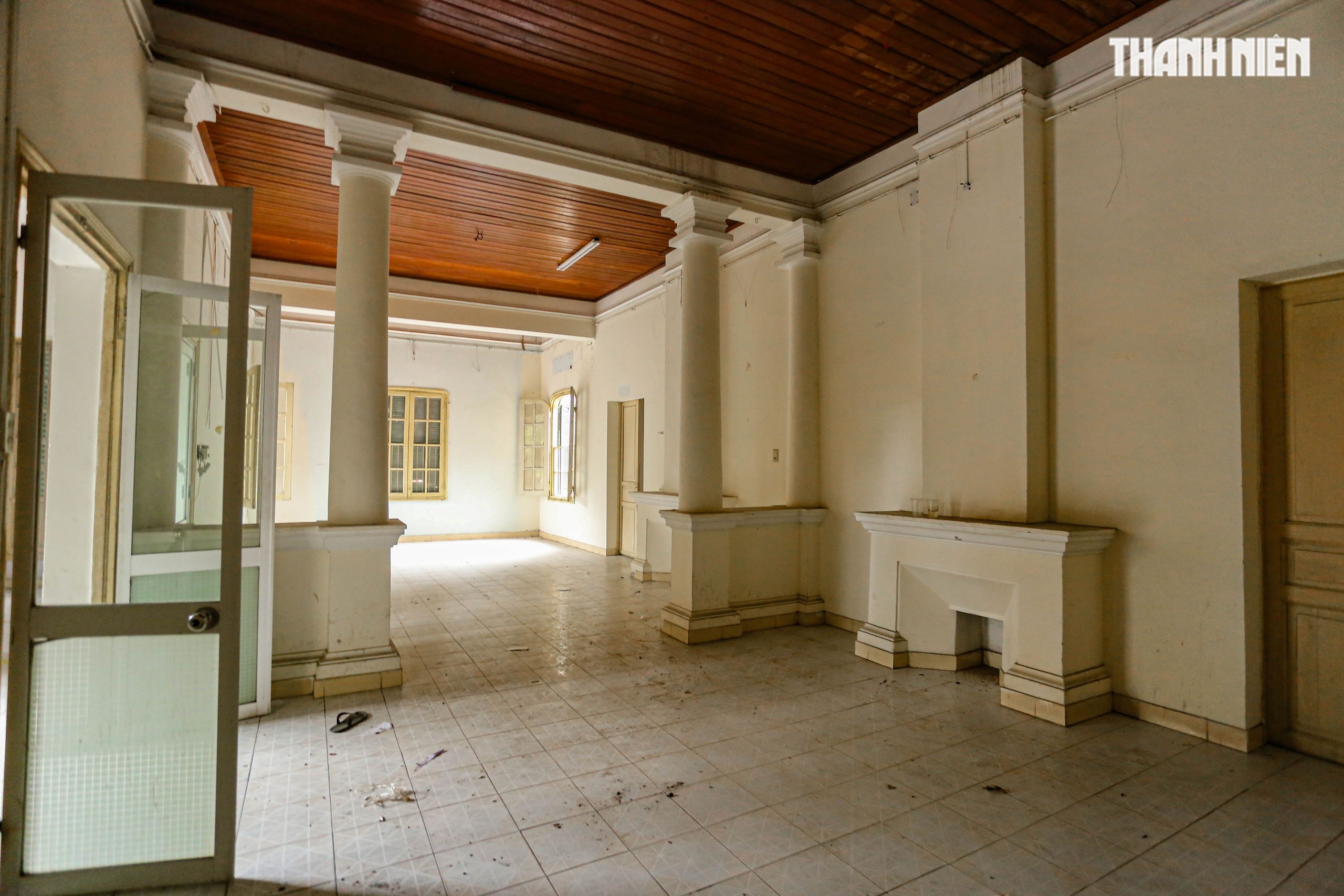 Cận cảnh biệt thự Ph&aacute;p tr&ecirc;n khu 'đất v&agrave;ng' ven s&ocirc;ng Hương trước khi bị th&aacute;o dỡ- Ảnh 9.