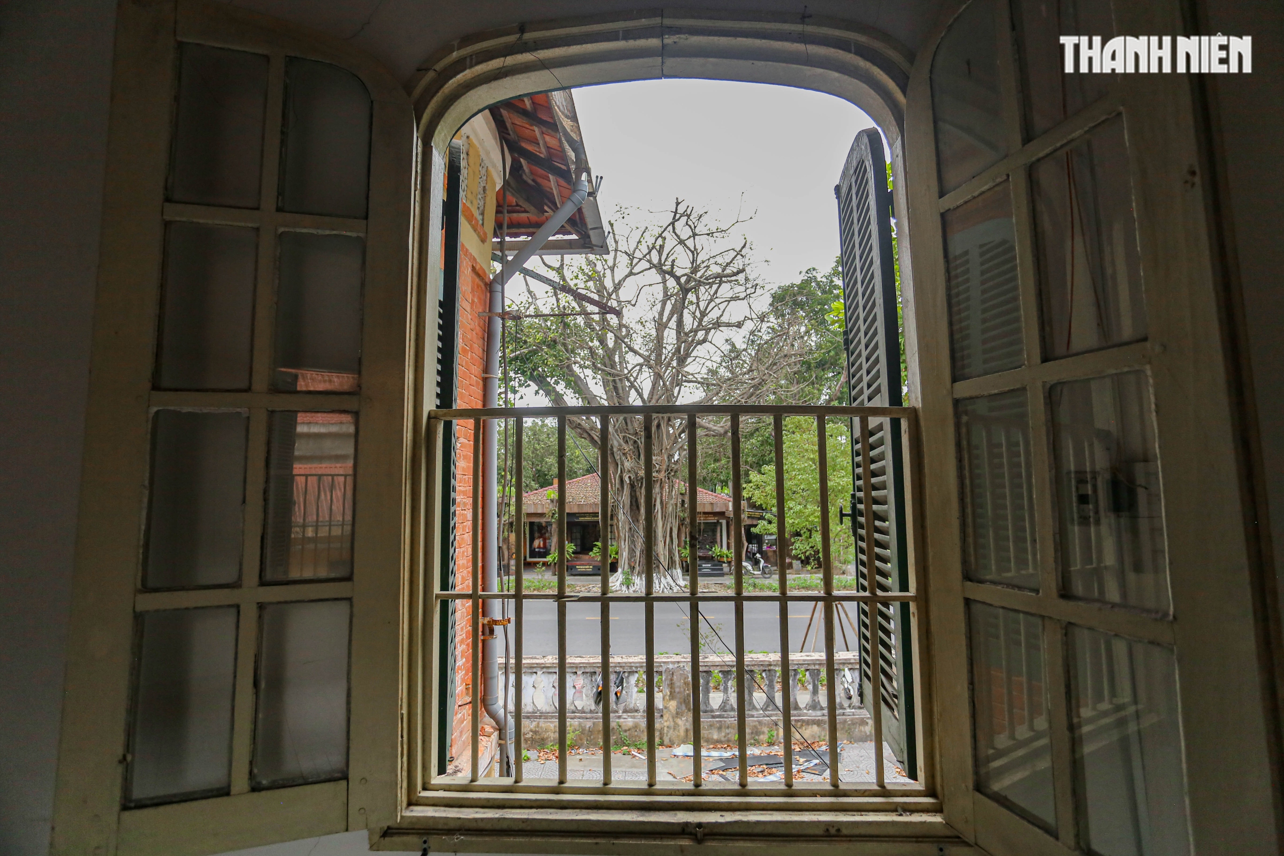 Cận cảnh biệt thự Ph&aacute;p tr&ecirc;n khu 'đất v&agrave;ng' ven s&ocirc;ng Hương trước khi bị th&aacute;o dỡ- Ảnh 11.