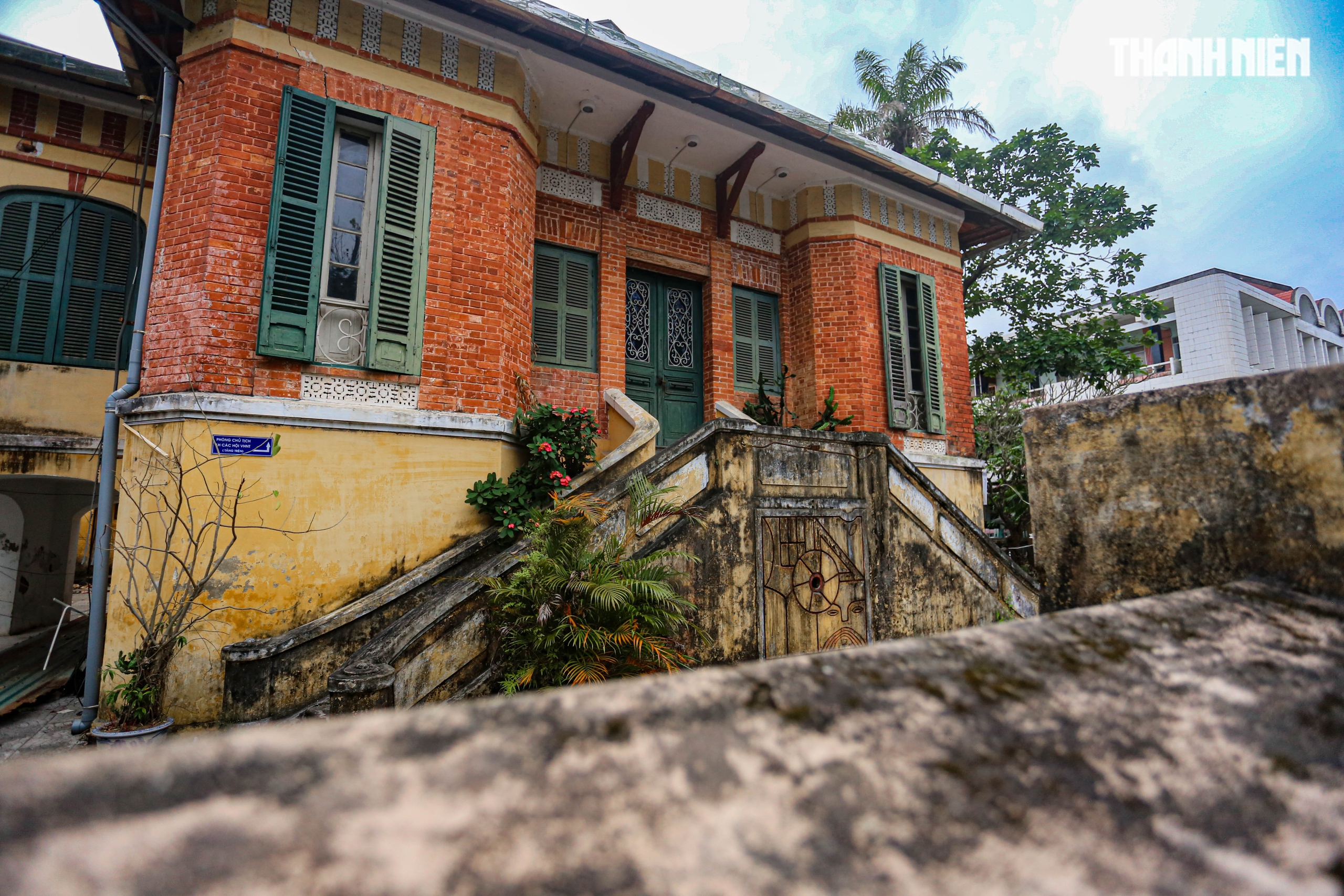 Cận cảnh biệt thự Ph&aacute;p tr&ecirc;n khu 'đất v&agrave;ng' ven s&ocirc;ng Hương trước khi bị th&aacute;o dỡ- Ảnh 5.