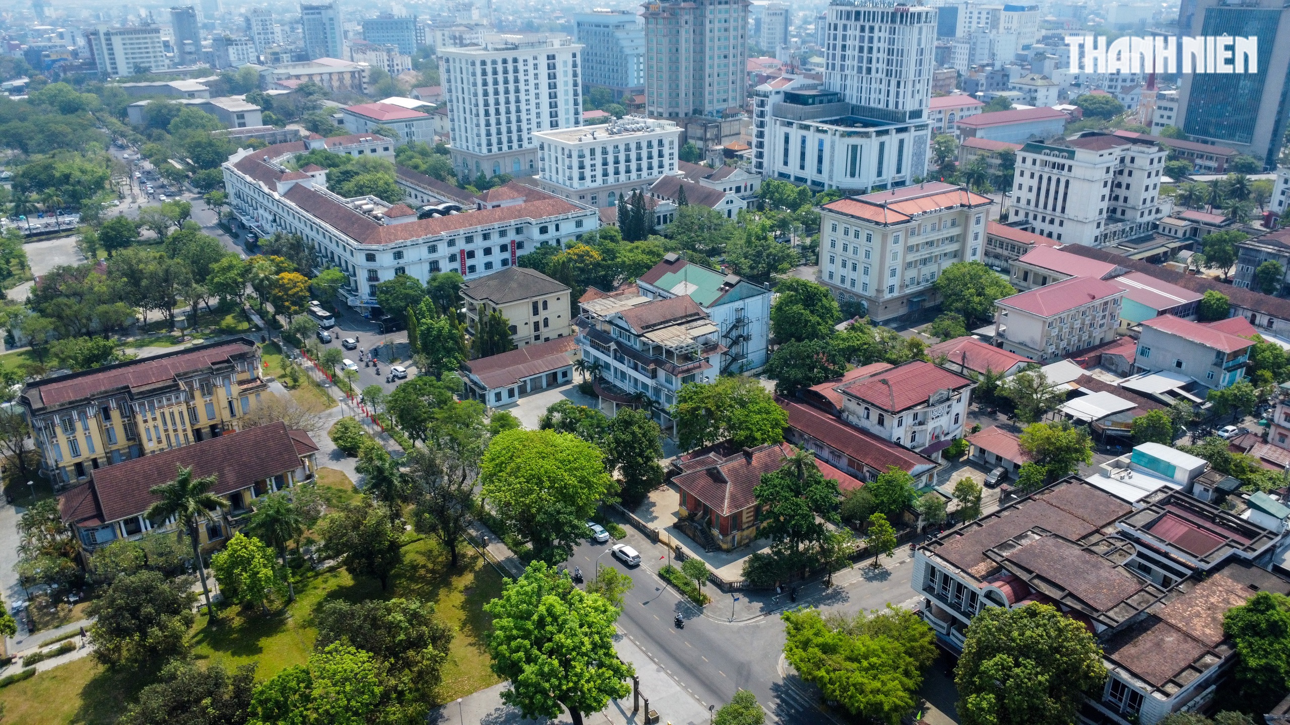 Cận cảnh biệt thự Ph&aacute;p tr&ecirc;n khu 'đất v&agrave;ng' ven s&ocirc;ng Hương trước khi bị th&aacute;o dỡ- Ảnh 2.