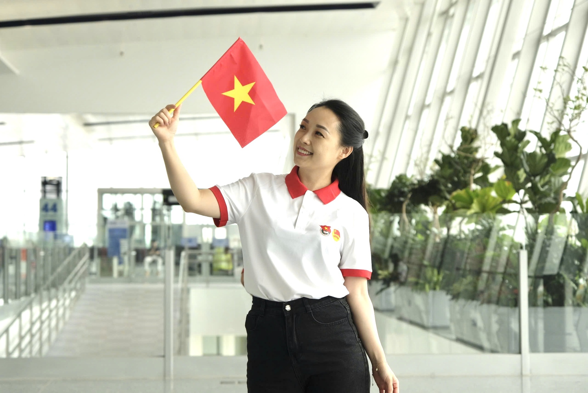 Gần 200 thanh, thiếu nhi Việt Nam tham gia &lsquo;h&agrave;nh tr&igrave;nh đỏ&rsquo; tại Trung Quốc- Ảnh 3.