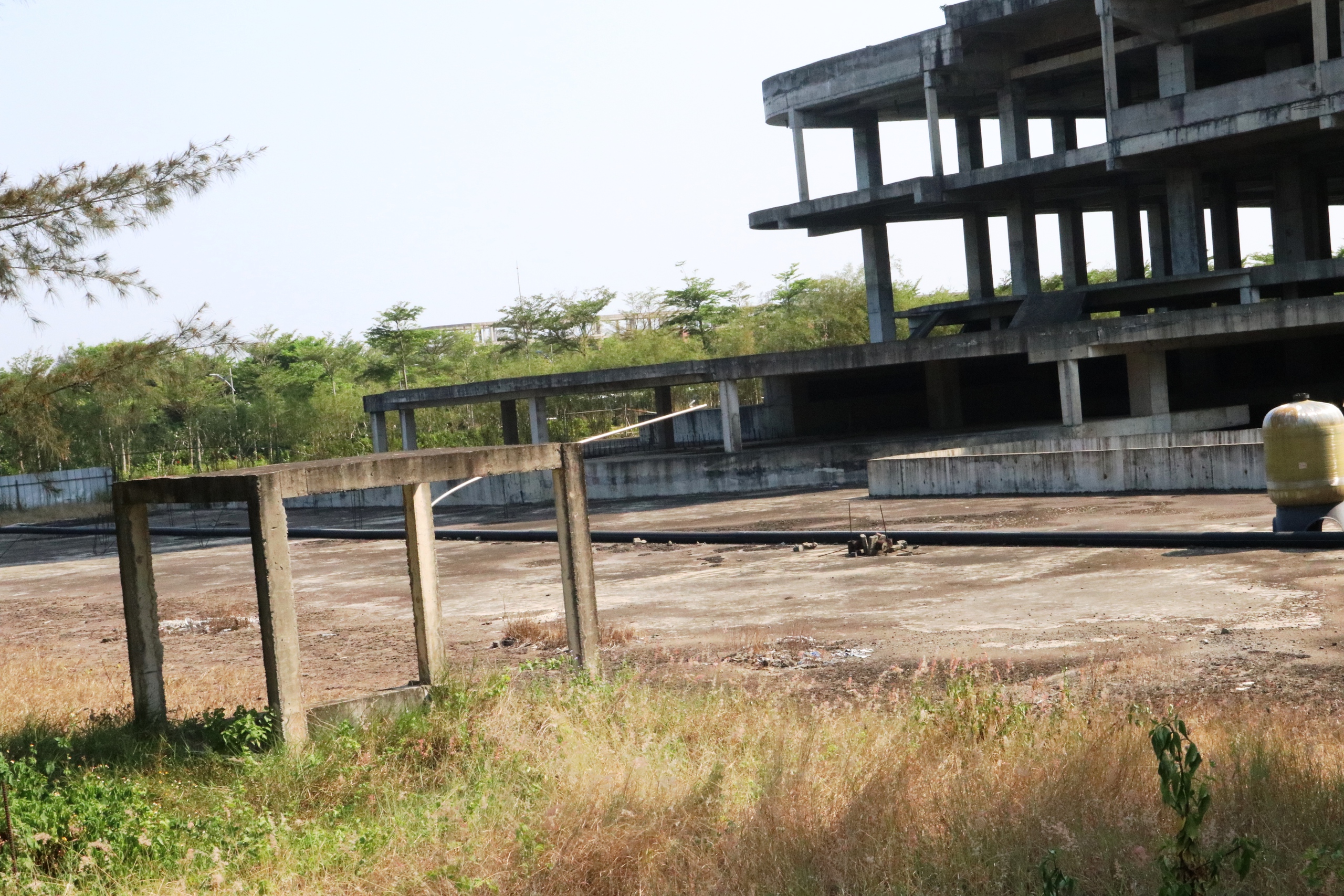 Cận cảnh 'si&ecirc;u dự &aacute;n' 11.000 tỉ đồng hoang t&agrave;n tr&ecirc;n đất v&agrave;ng ở Đ&agrave; Nẵng- Ảnh 7.