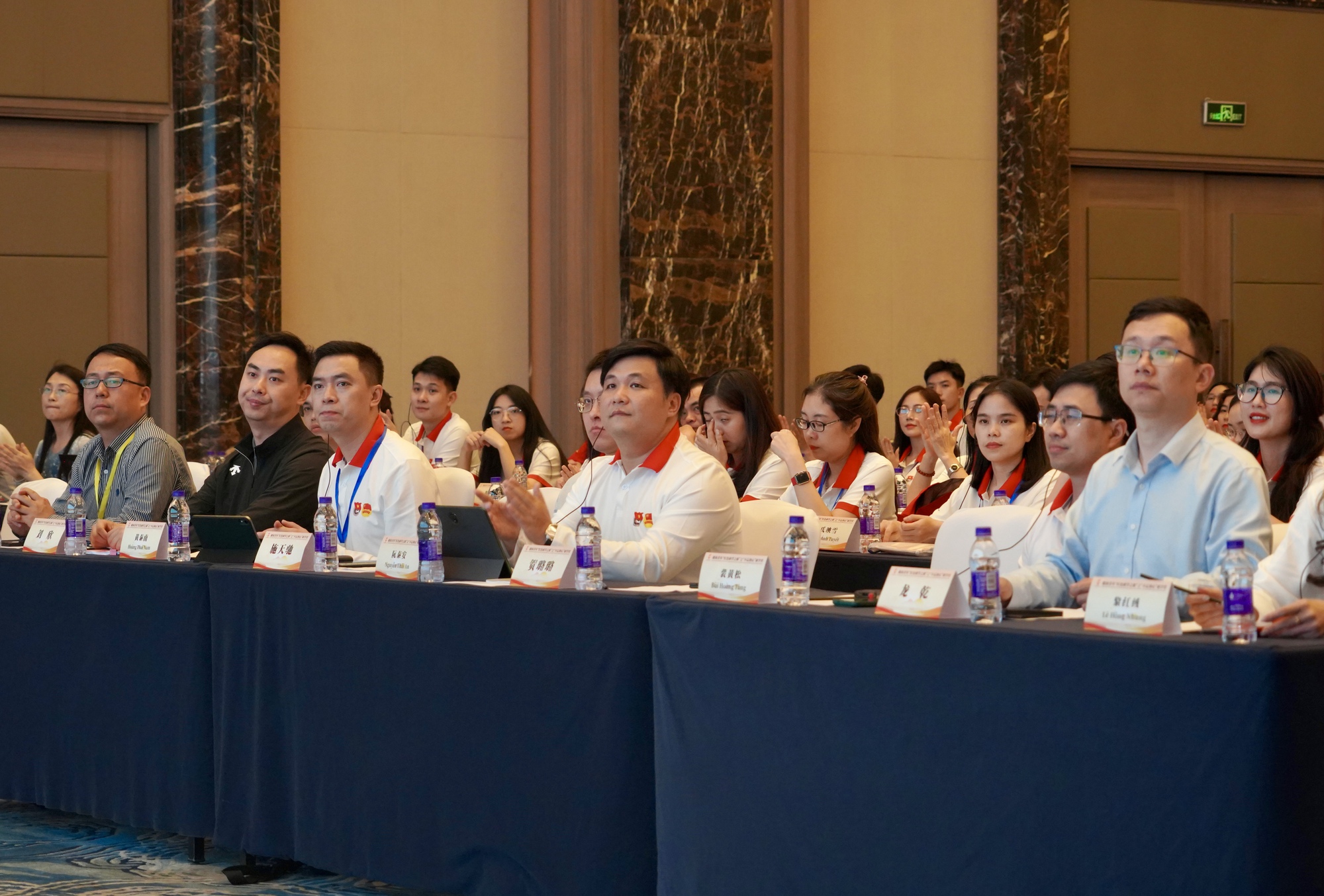 Gần 200 thanh, thiếu nhi Việt Nam tham gia &lsquo;h&agrave;nh tr&igrave;nh đỏ&rsquo; tại Trung Quốc- Ảnh 5.