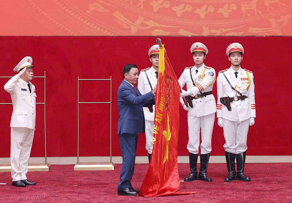 Cục An ninh nội địa đón nhận danh hiệu Anh hùng LLVTND- Ảnh 1. Cục An ninh nội địa đón nhận danh hiệu Anh hùng LLVTND- Ảnh 1.