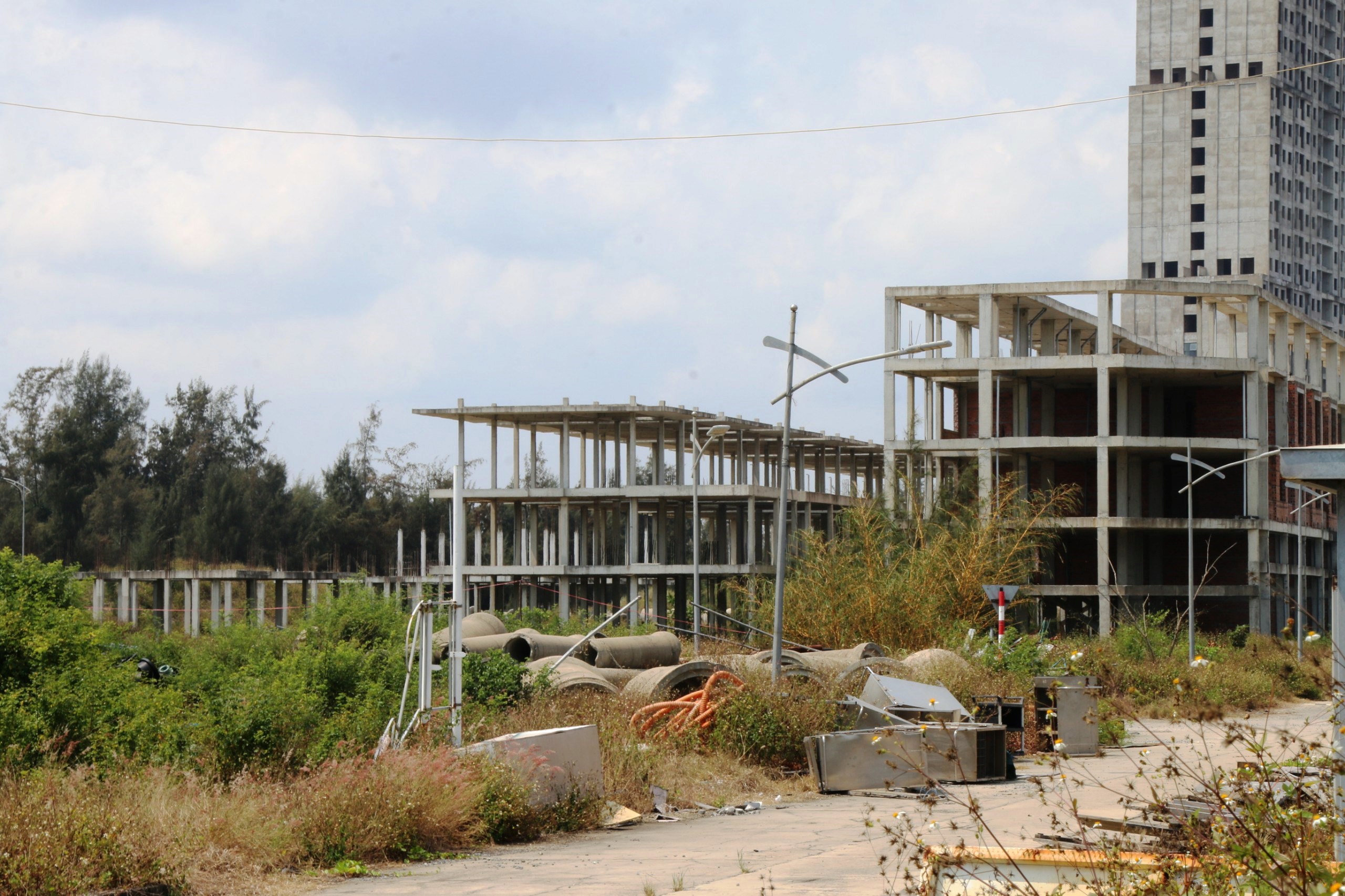 Cận cảnh 'si&ecirc;u dự &aacute;n' 11.000 tỉ đồng hoang t&agrave;n tr&ecirc;n đất v&agrave;ng ở Đ&agrave; Nẵng- Ảnh 14.