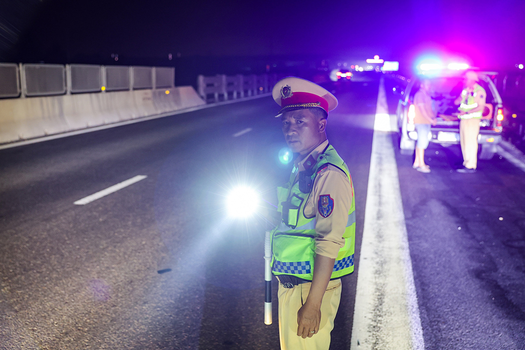 Phương pháp ngăn chặn vi phạm dừng đỗ sai quy định trên cao tốc năm 2026 - Ảnh 3. Phương pháp ngăn chặn vi phạm dừng đỗ sai quy định trên cao tốc năm 2026 - Ảnh 3.