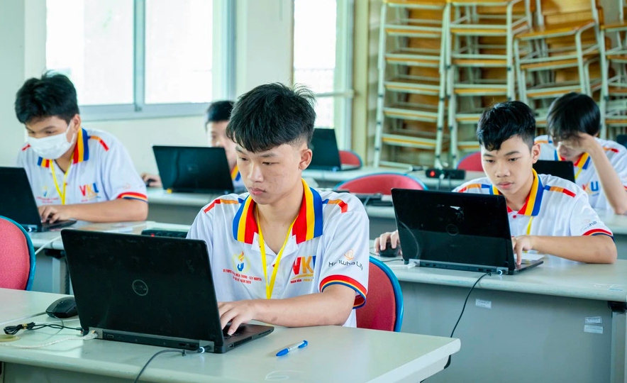 Lộ diện c&aacute;c qu&aacute;n qu&acirc;n Olympic tin học miền Trung - T&acirc;y nguy&ecirc;n- Ảnh 2.
