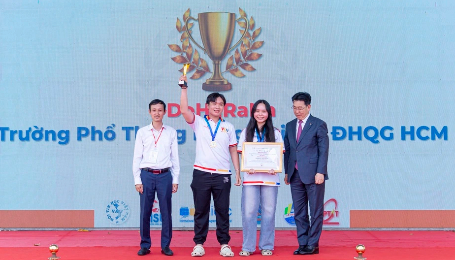 Lộ diện c&aacute;c qu&aacute;n qu&acirc;n Olympic tin học miền Trung - T&acirc;y nguy&ecirc;n- Ảnh 3.