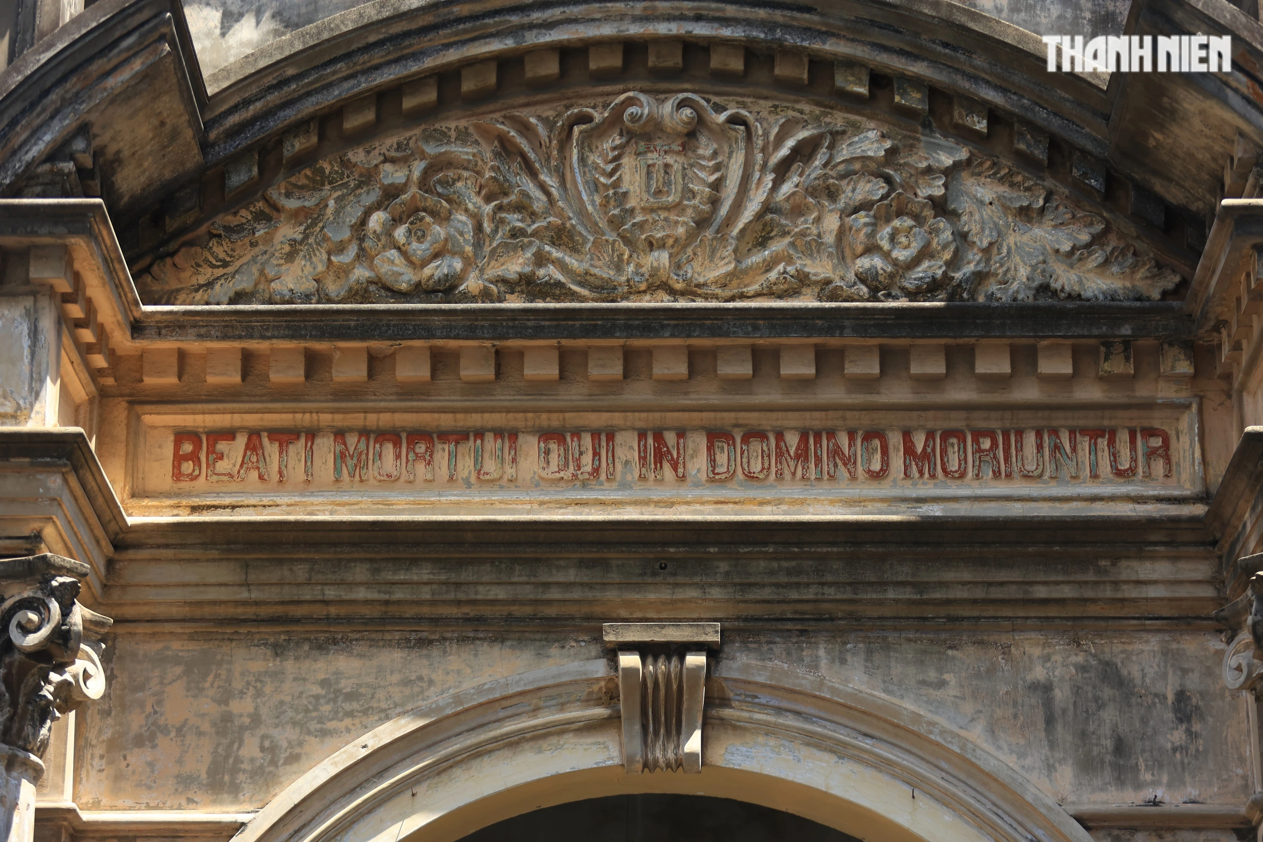 Mộ cổ kiến trúc giống nhà thờ 112 năm ở TP.HCM: Dấu tích tri huyện xưa- Ảnh 2. Mộ cổ kiến trúc giống nhà thờ 112 năm ở TP.HCM: Dấu tích tri huyện xưa- Ảnh 2.