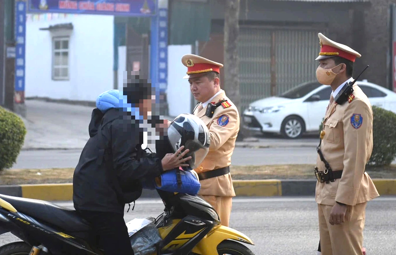 Đề xuất CSGT được xử phạt đến 7,5 triệu đồng, gấp 15 lần hiện hành- Ảnh 1.