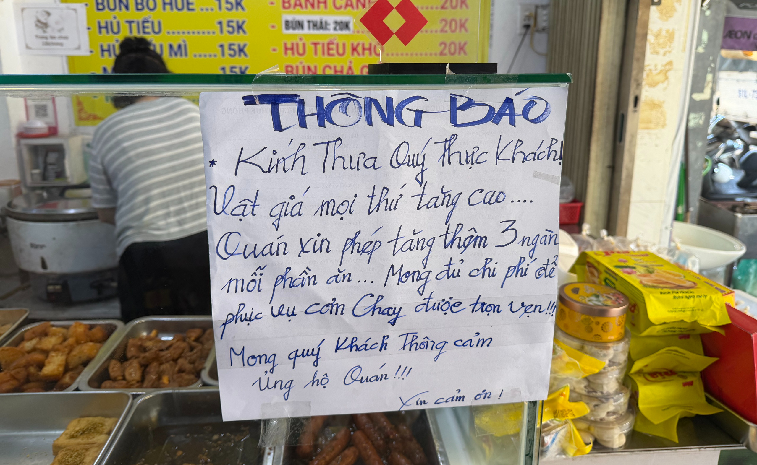 Giá thực phẩm tăng: Lao động ở TP.HCM than '100.000 đồng không đủ 3 bữa'- Ảnh 7.
